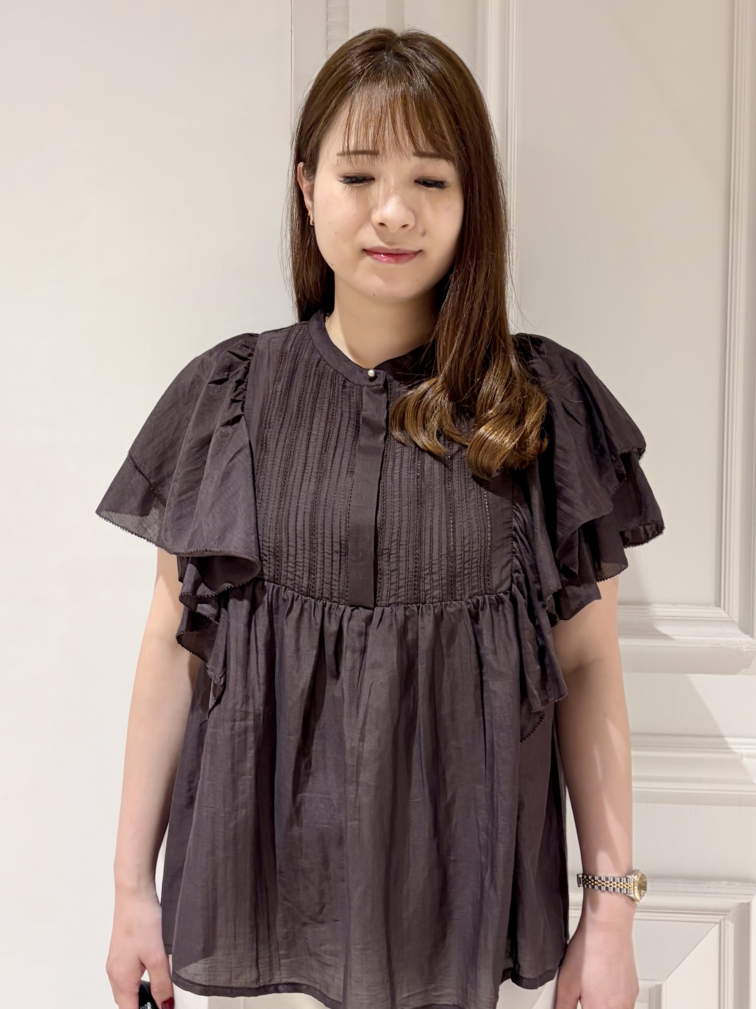 minowaさんの「DRESSTERIOR｜コットンシルク ラッフルスリーブ ブラウス」を使ったコーディネート