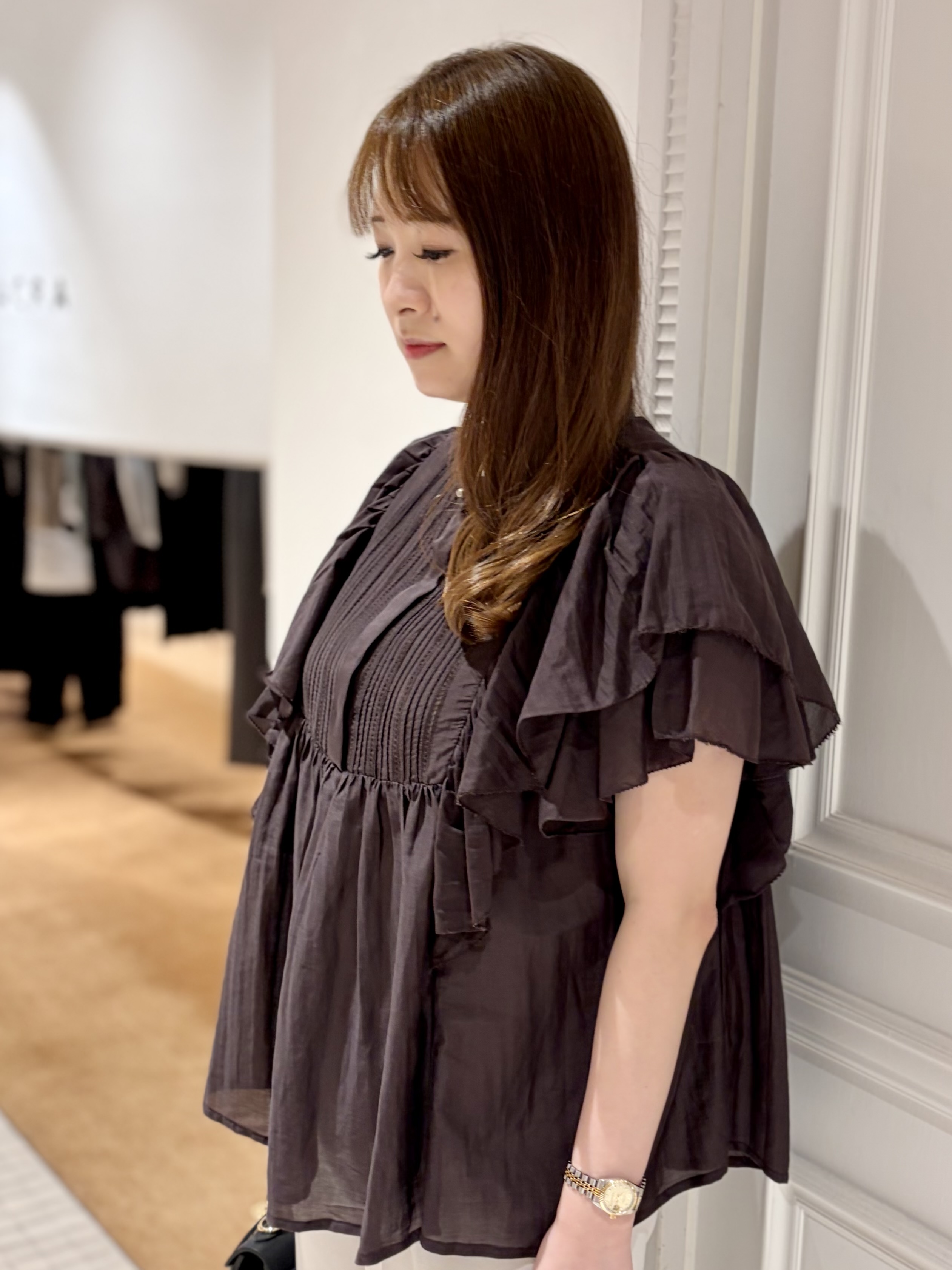 minowaさんの「DRESSTERIOR｜コットンシルク ラッフルスリーブ ブラウス」を使ったコーディネート
