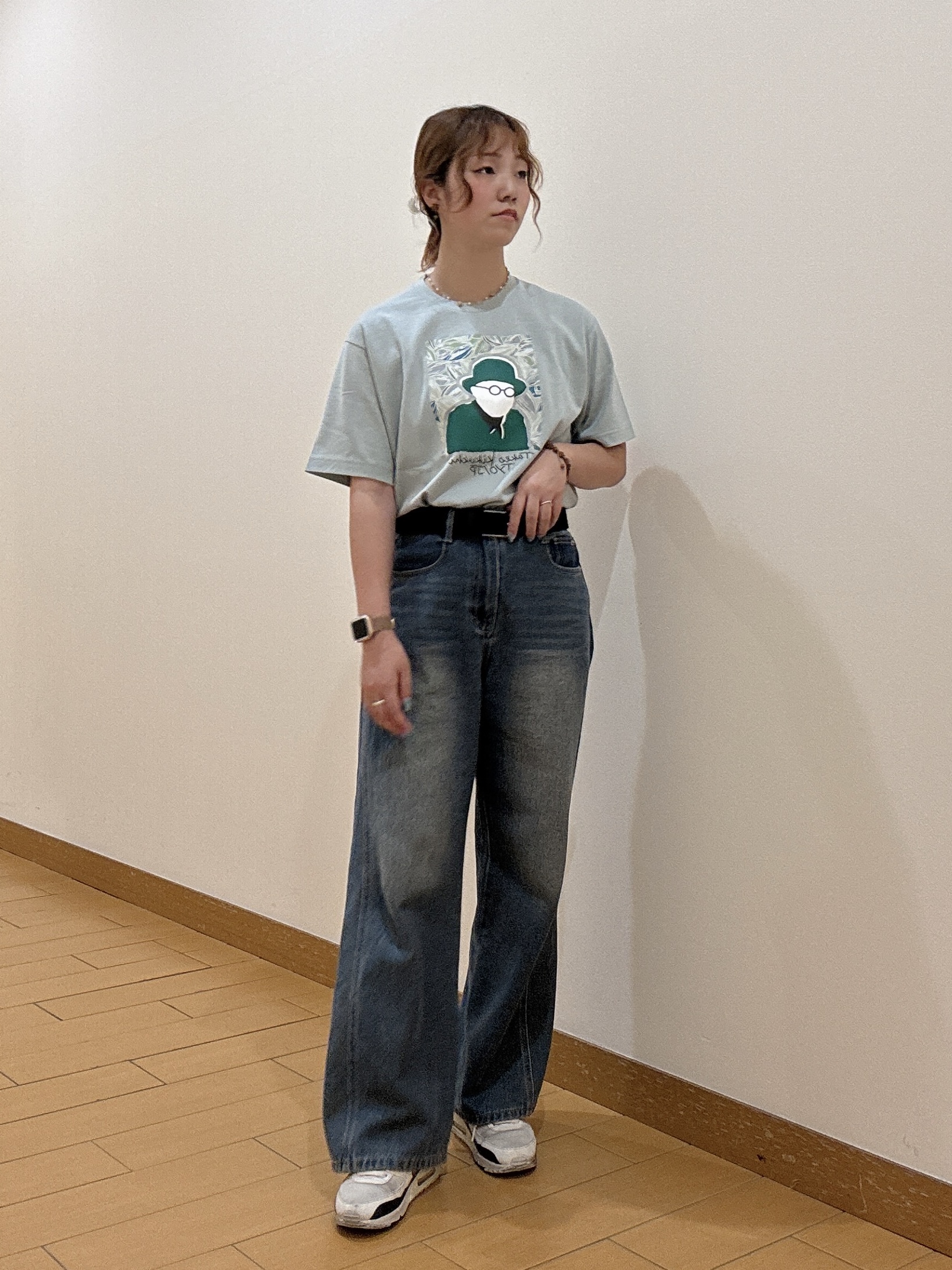 ヒナさんの「TAKEO KIKUCHI｜ポートレートアートＴシャツ」を使ったコーディネート