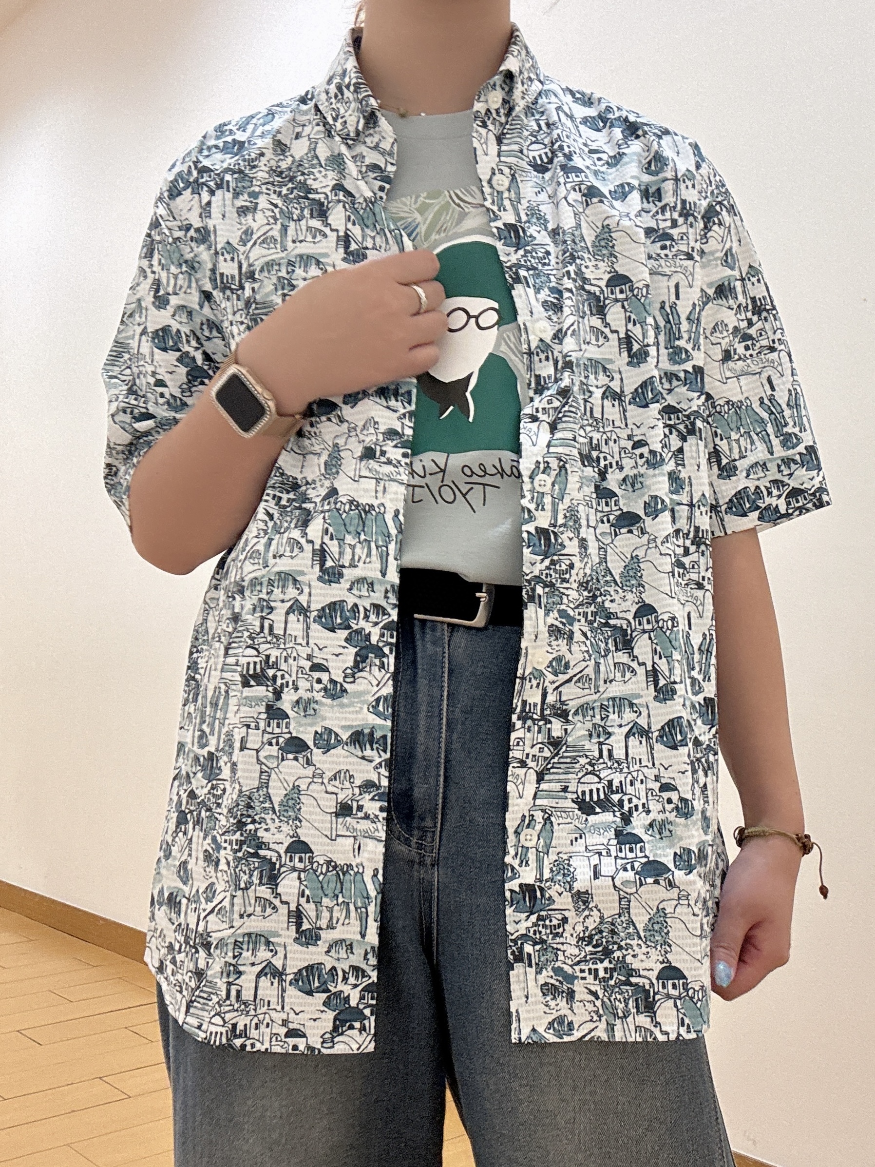 ヒナさんの「TAKEO KIKUCHI｜ポートレートアートＴシャツ」を使ったコーディネート