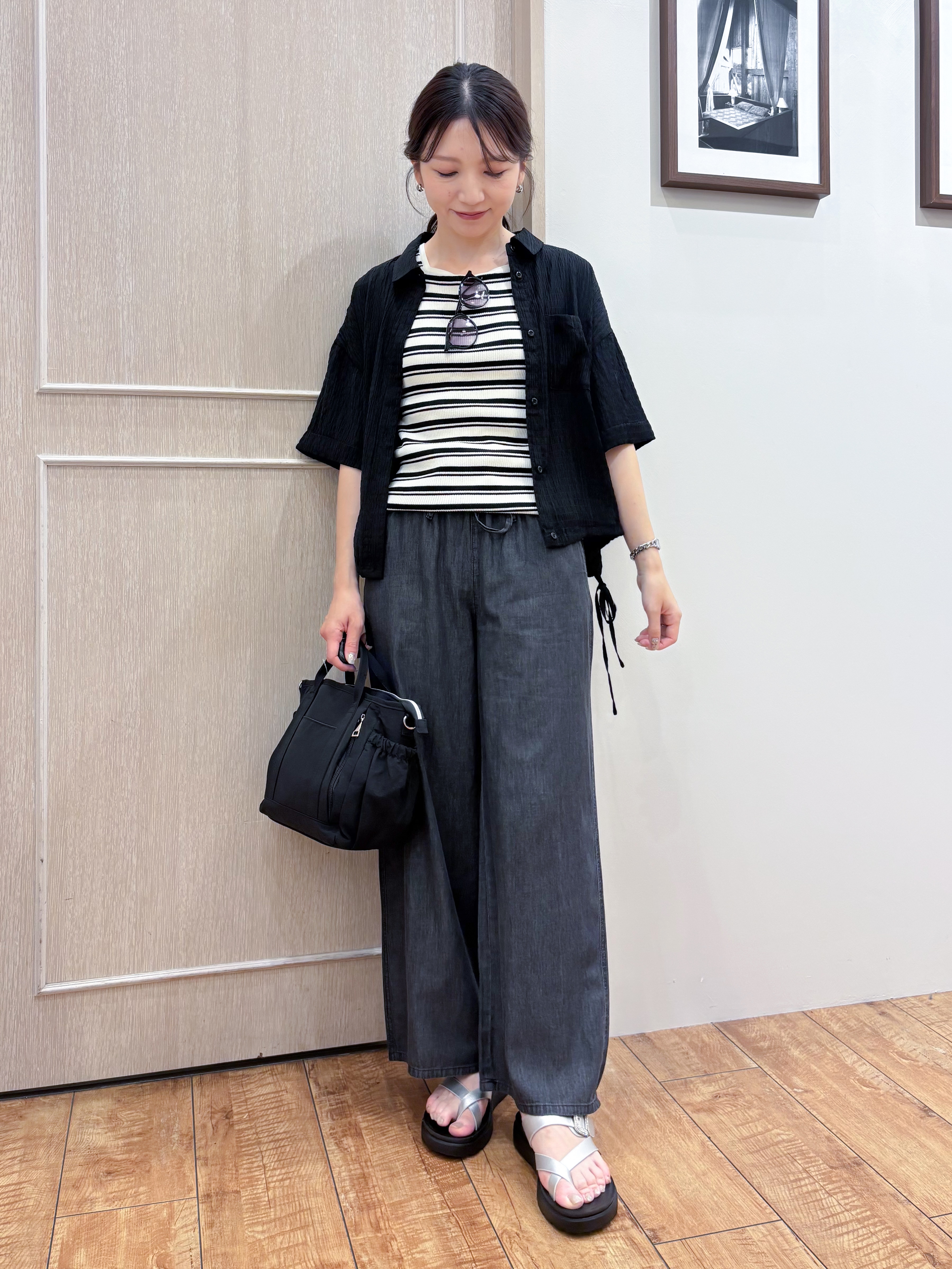 なみさんの「SHOO･LA･RUE｜【S-LL/洗濯機可/体型カバー】さらさら シャーリングシフォン 裾ドロストシャツ」を使ったコーディネート