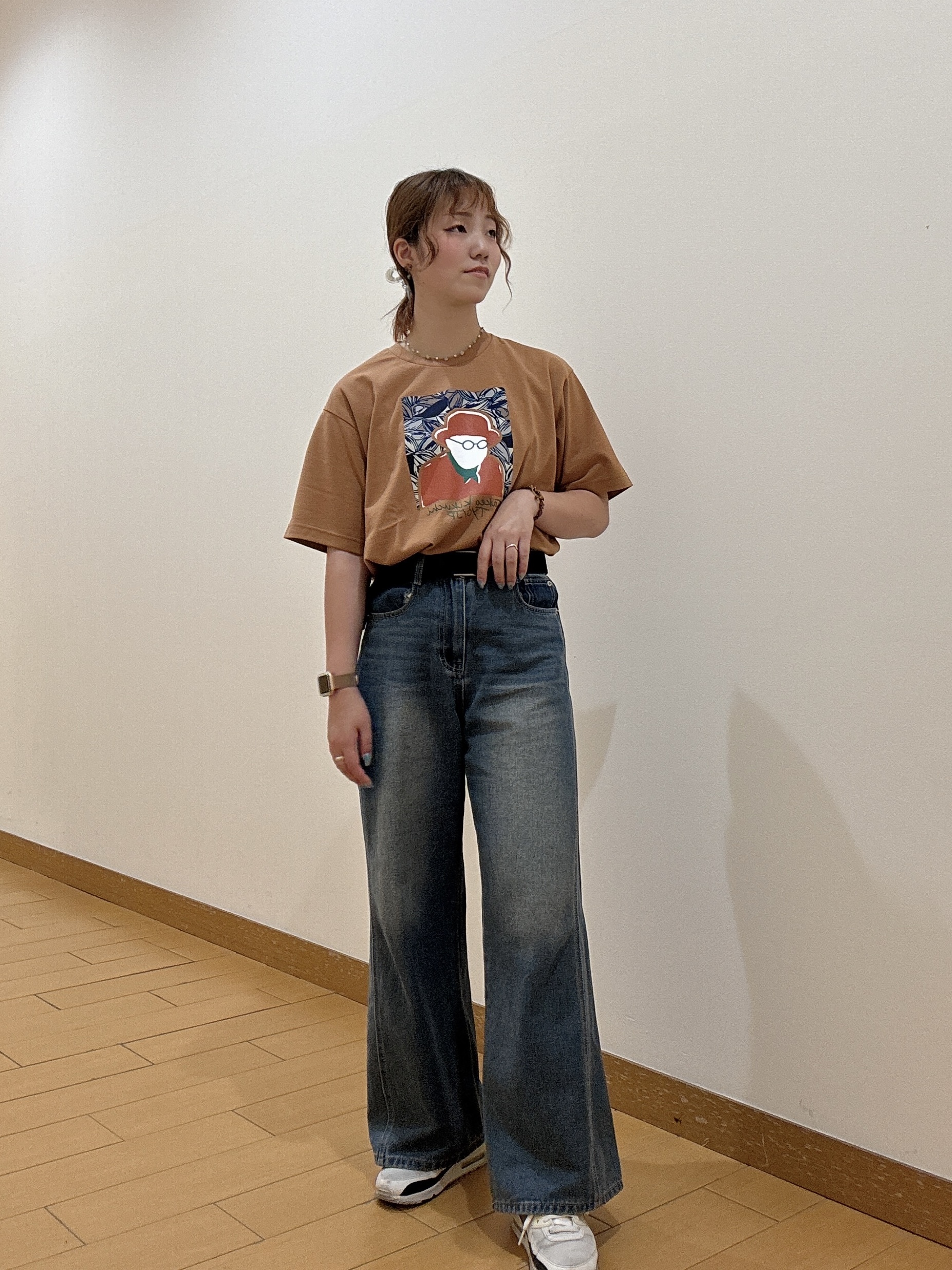 ヒナさんの「TAKEO KIKUCHI｜ポートレートアートＴシャツ」を使ったコーディネート