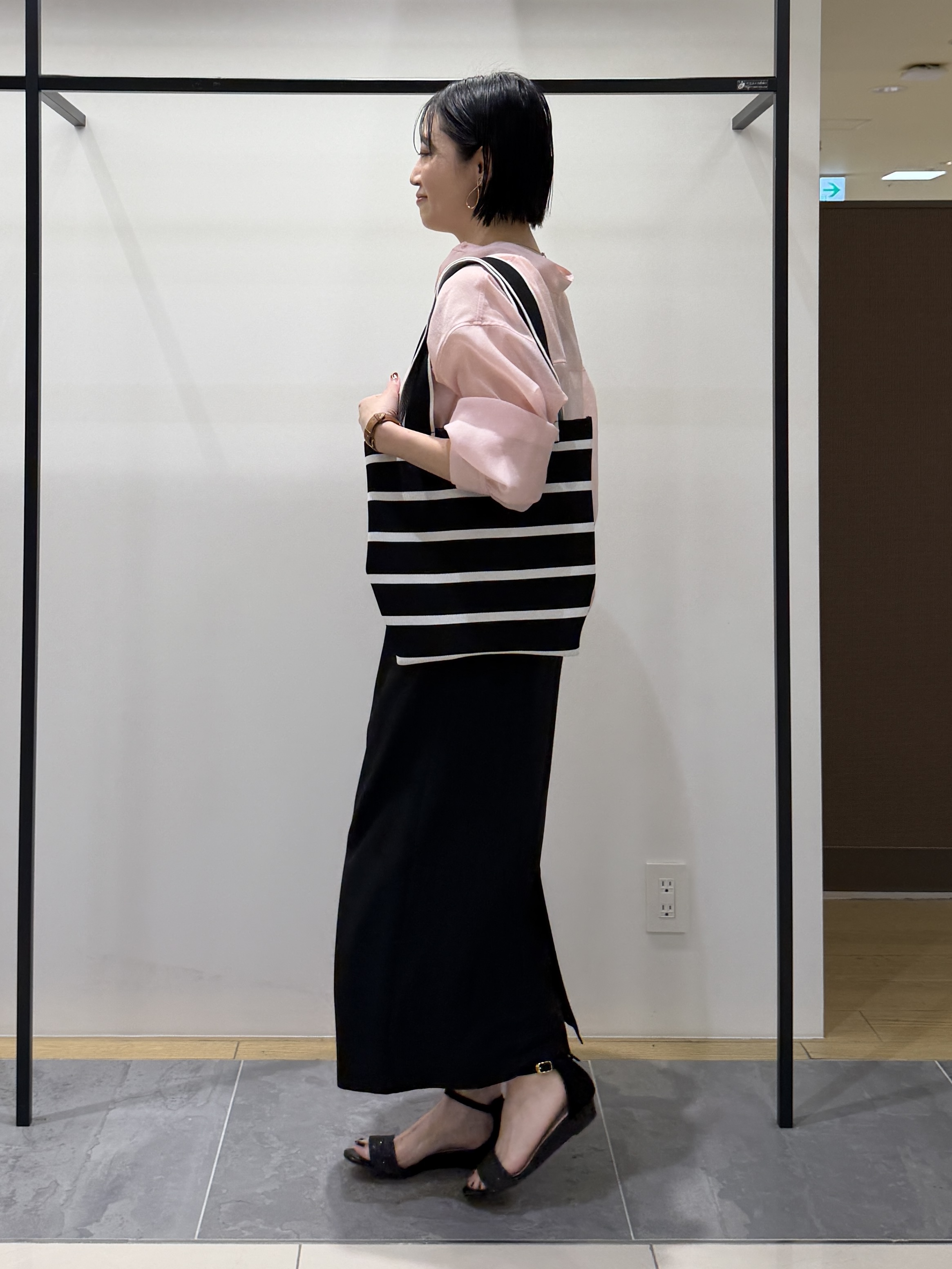 shihoさんの「INDIVI｜【トレンド／2WAY】裾ドロスト付きシアーブラウスブルゾン」を使ったコーディネート
