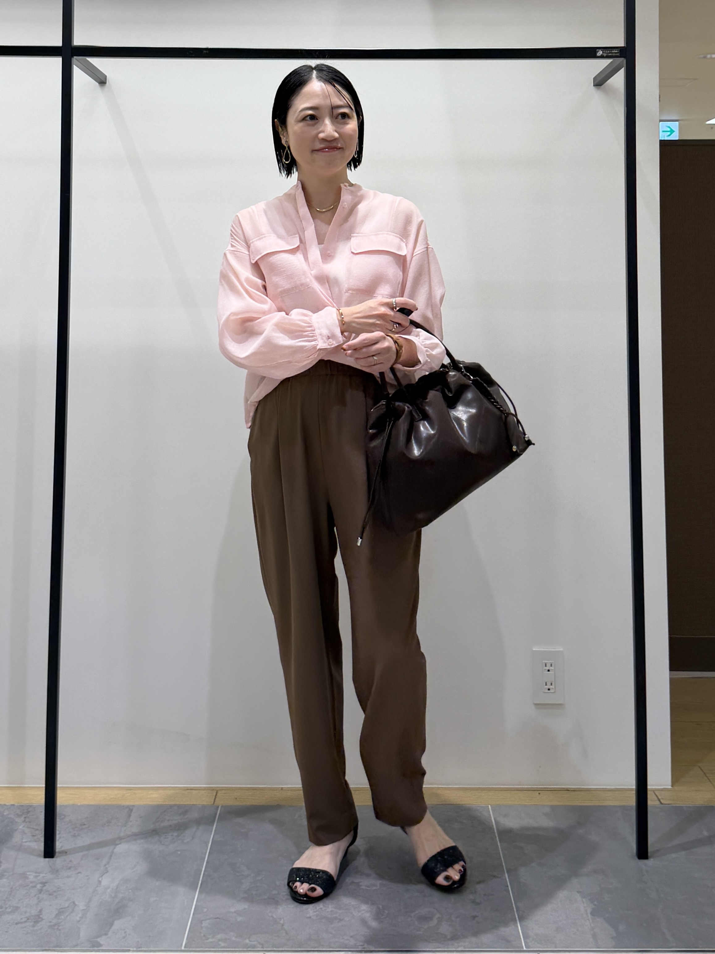shihoさんの「INDIVI｜【トレンド／2WAY】裾ドロスト付きシアーブラウスブルゾン」を使ったコーディネート