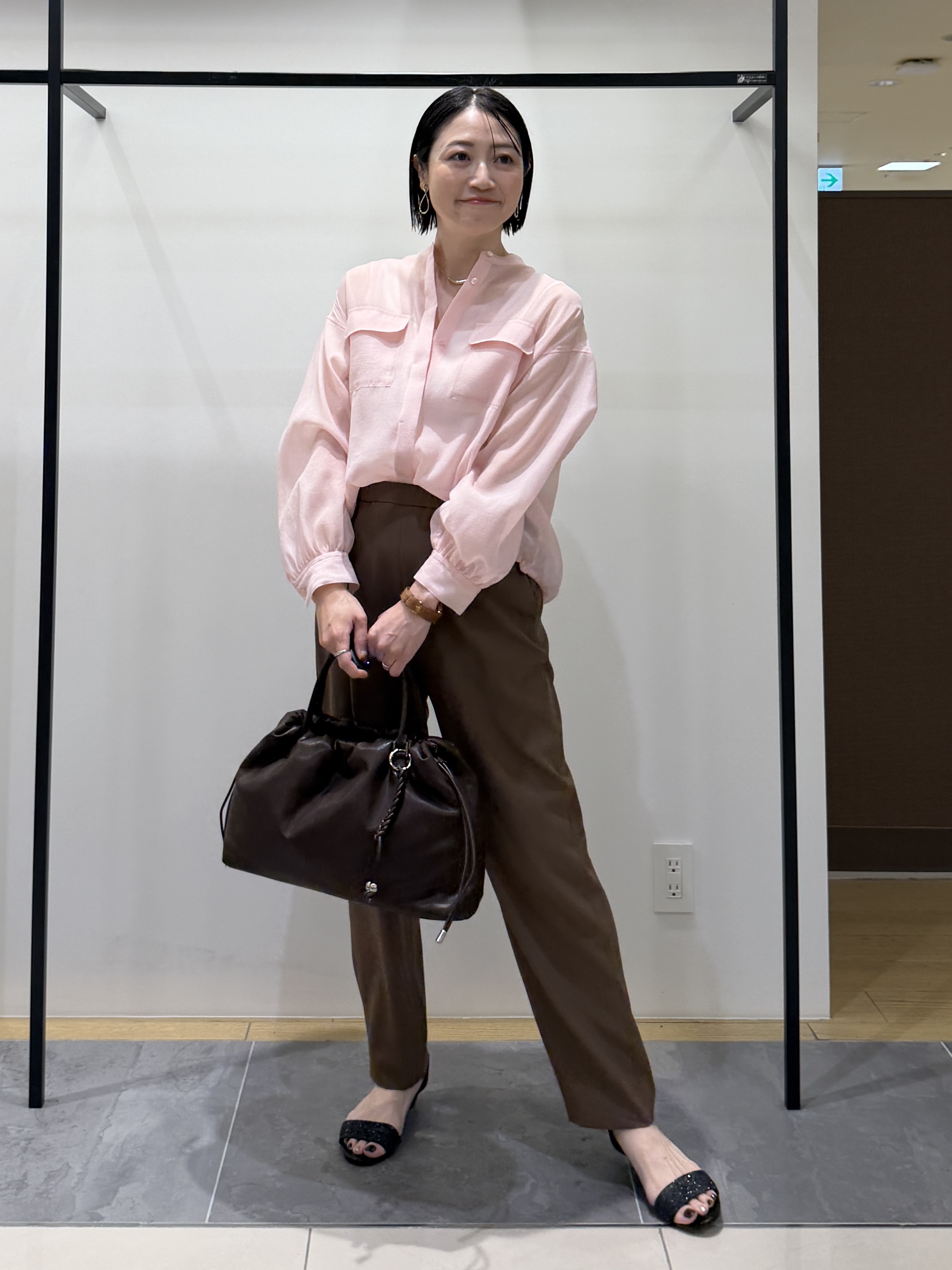 shihoさんの「INDIVI｜【トレンド／2WAY】裾ドロスト付きシアーブラウスブルゾン」を使ったコーディネート