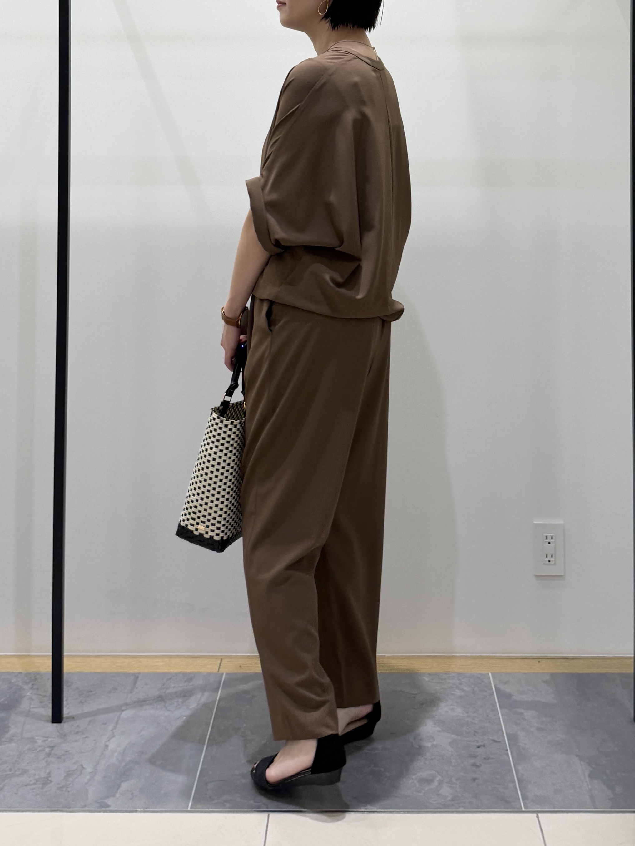 shihoさんの「INDIVI｜【着る日傘】ドルマンフォルムブルゾン」を使ったコーディネート