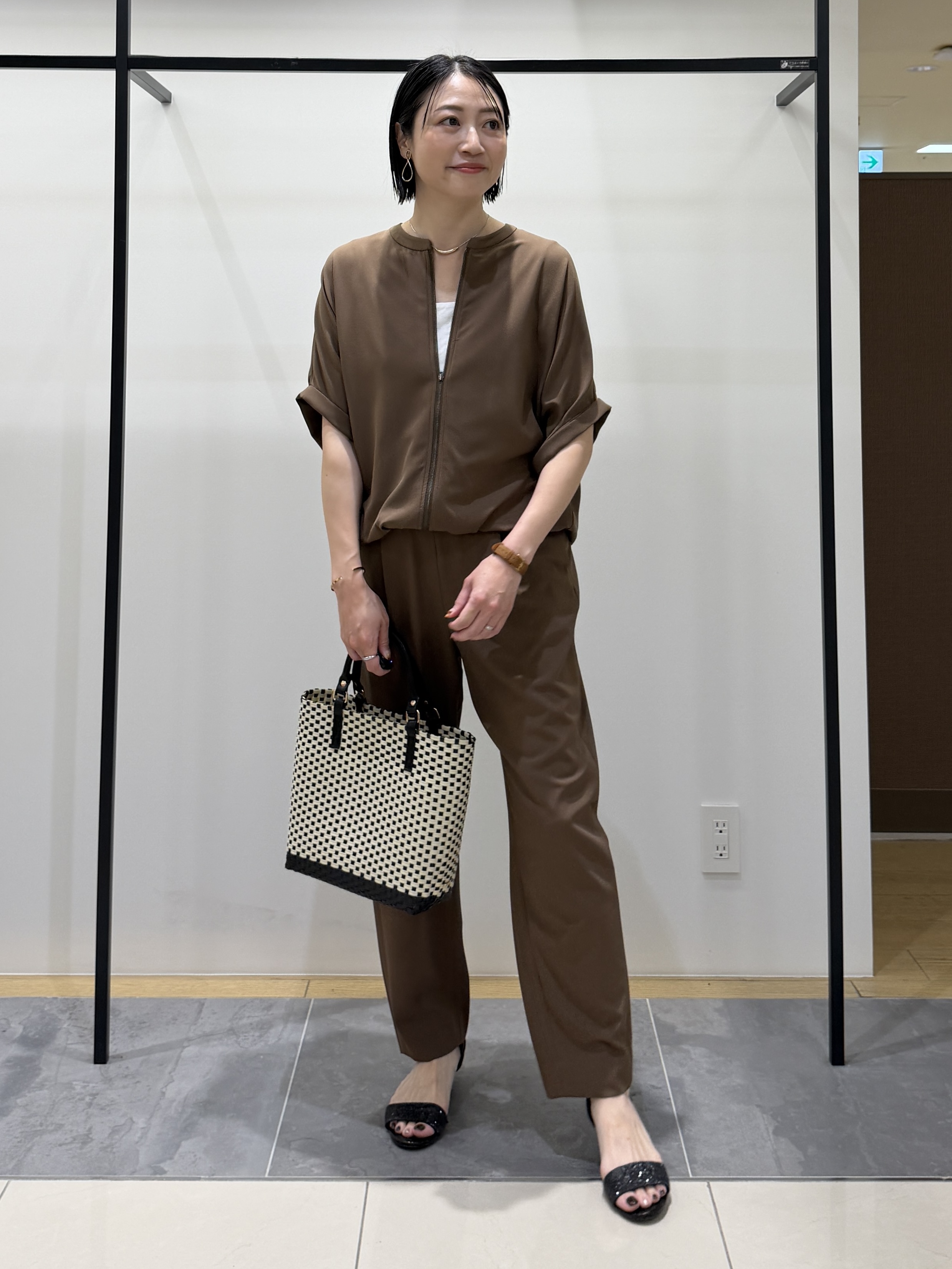 shihoさんの「INDIVI｜【着る日傘】ドルマンフォルムブルゾン」を使ったコーディネート