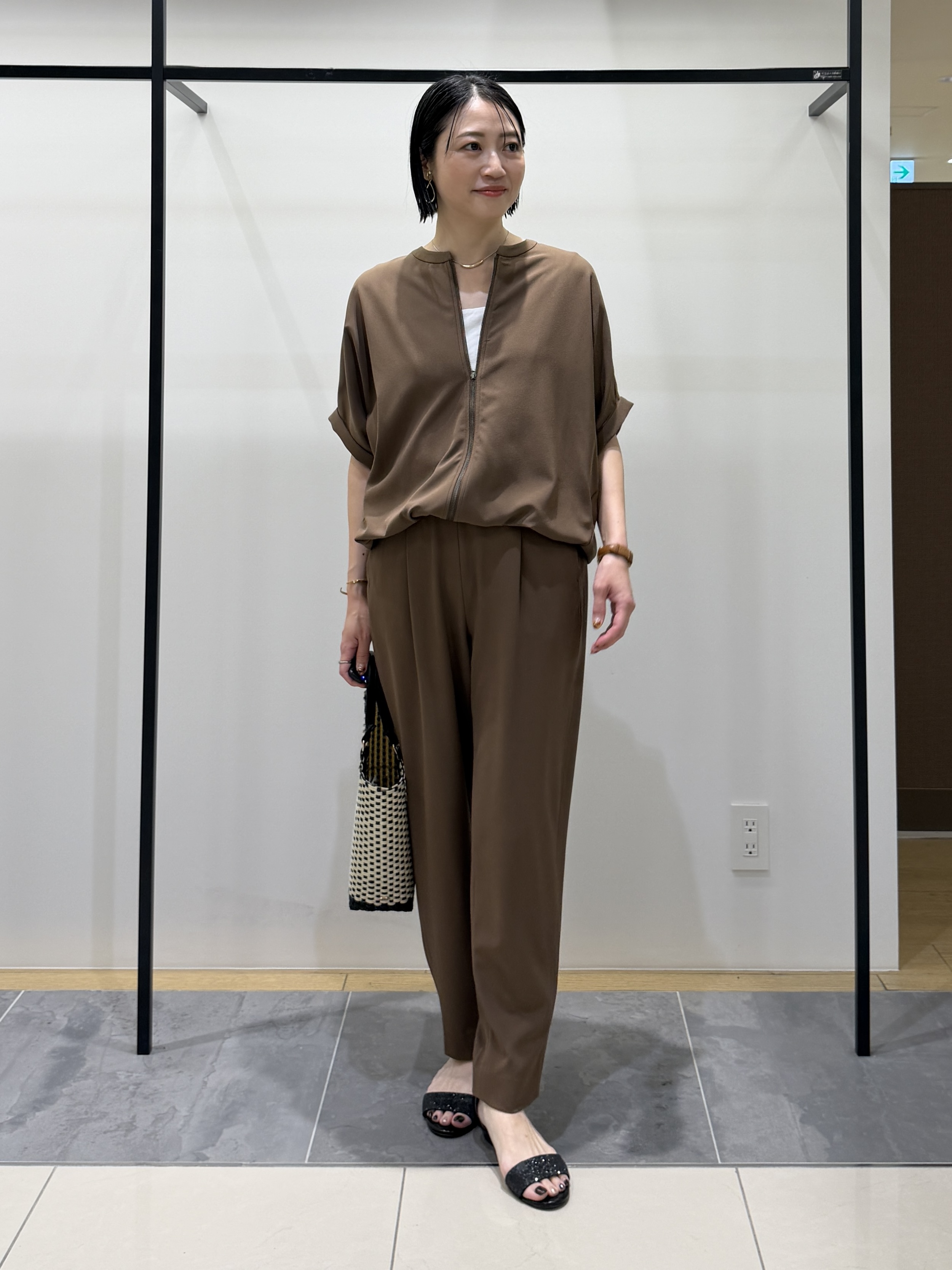 shihoさんの「INDIVI｜【着る日傘】ドルマンフォルムブルゾン」を使ったコーディネート