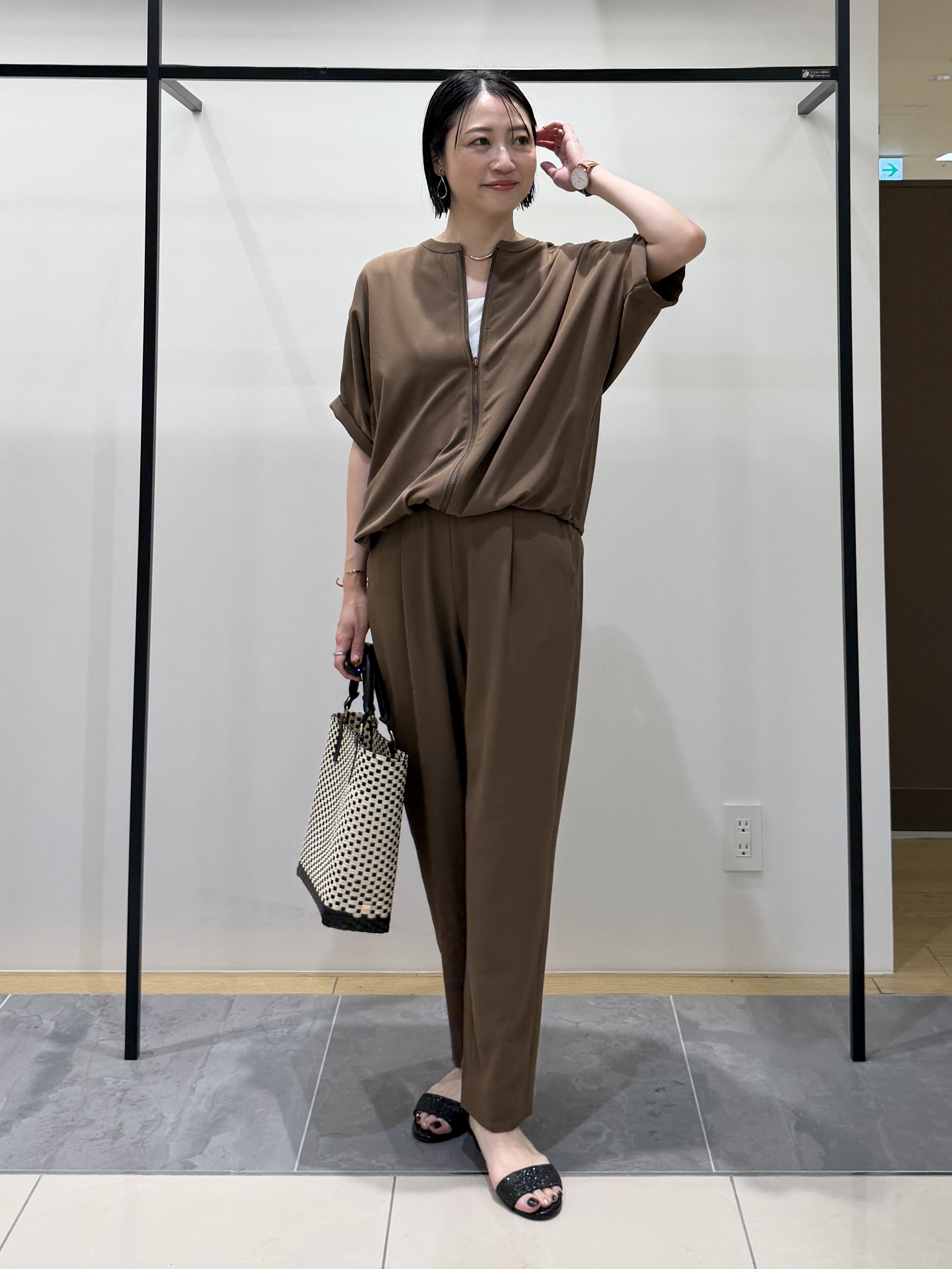 shihoさんの「INDIVI｜【着る日傘】ドルマンフォルムブルゾン」を使ったコーディネート