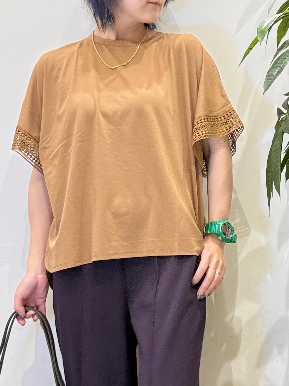 misakiさんの「SHOO･LA･RUE｜【ひんやり/UV】お袖レースが上品 ゆったりとろみトップス」を使ったコーディネート