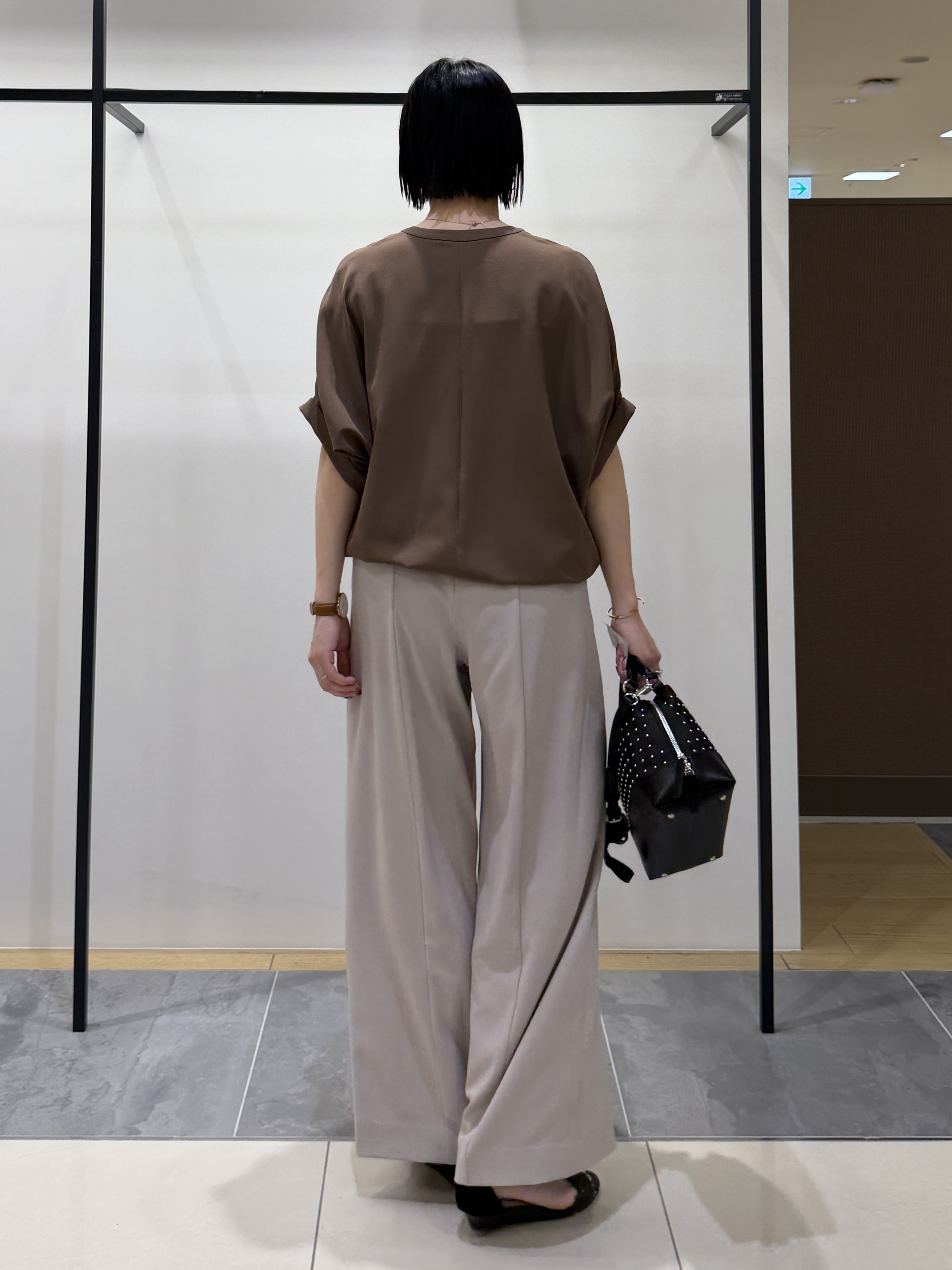 shihoさんの「INDIVI｜【着る日傘】ドルマンフォルムブルゾン」を使ったコーディネート