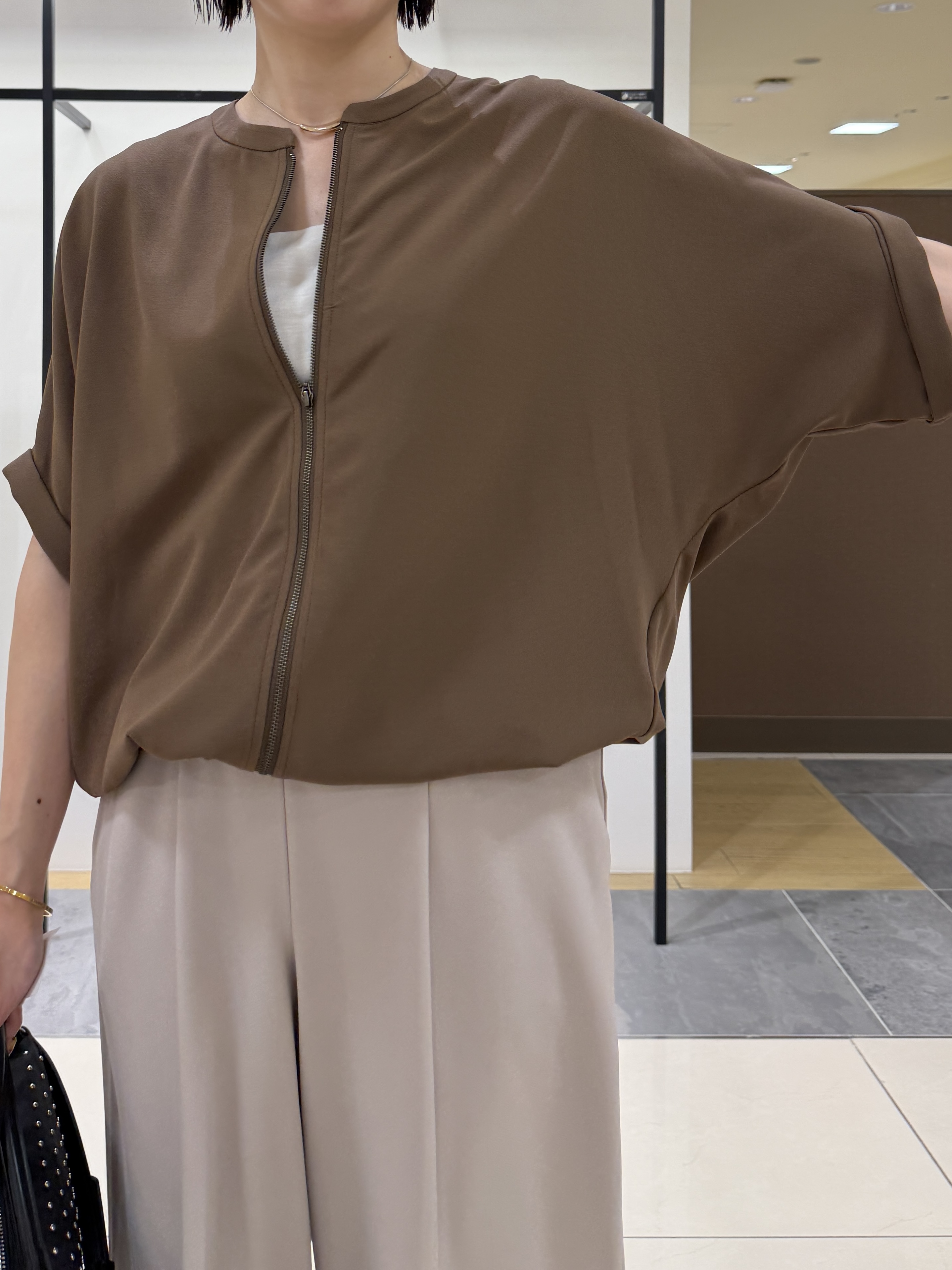 shihoさんの「INDIVI｜【着る日傘】ドルマンフォルムブルゾン」を使ったコーディネート