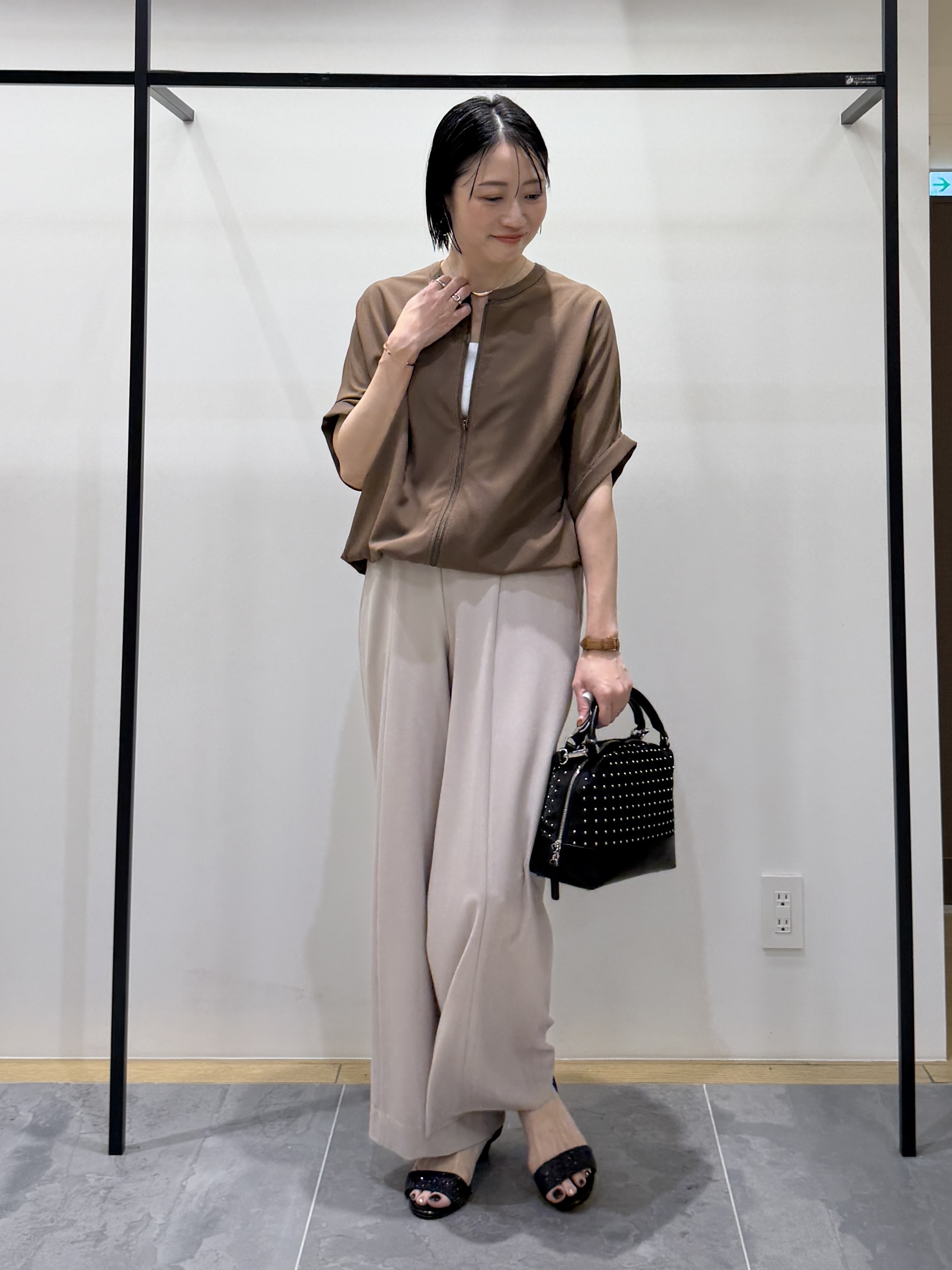 shihoさんの「INDIVI｜【着る日傘】ドルマンフォルムブルゾン」を使ったコーディネート