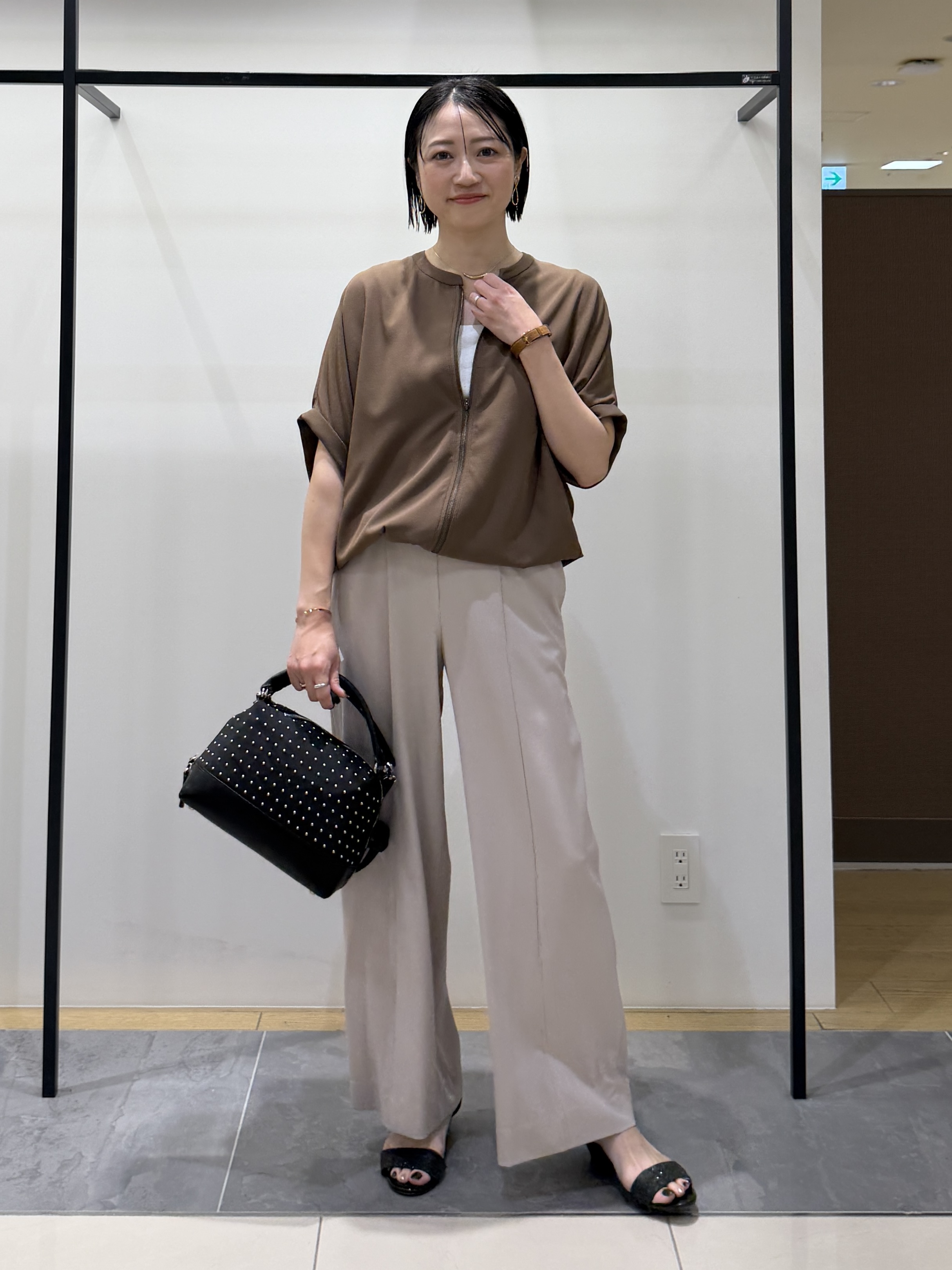 shihoさんの「INDIVI｜【着る日傘】ドルマンフォルムブルゾン」を使ったコーディネート
