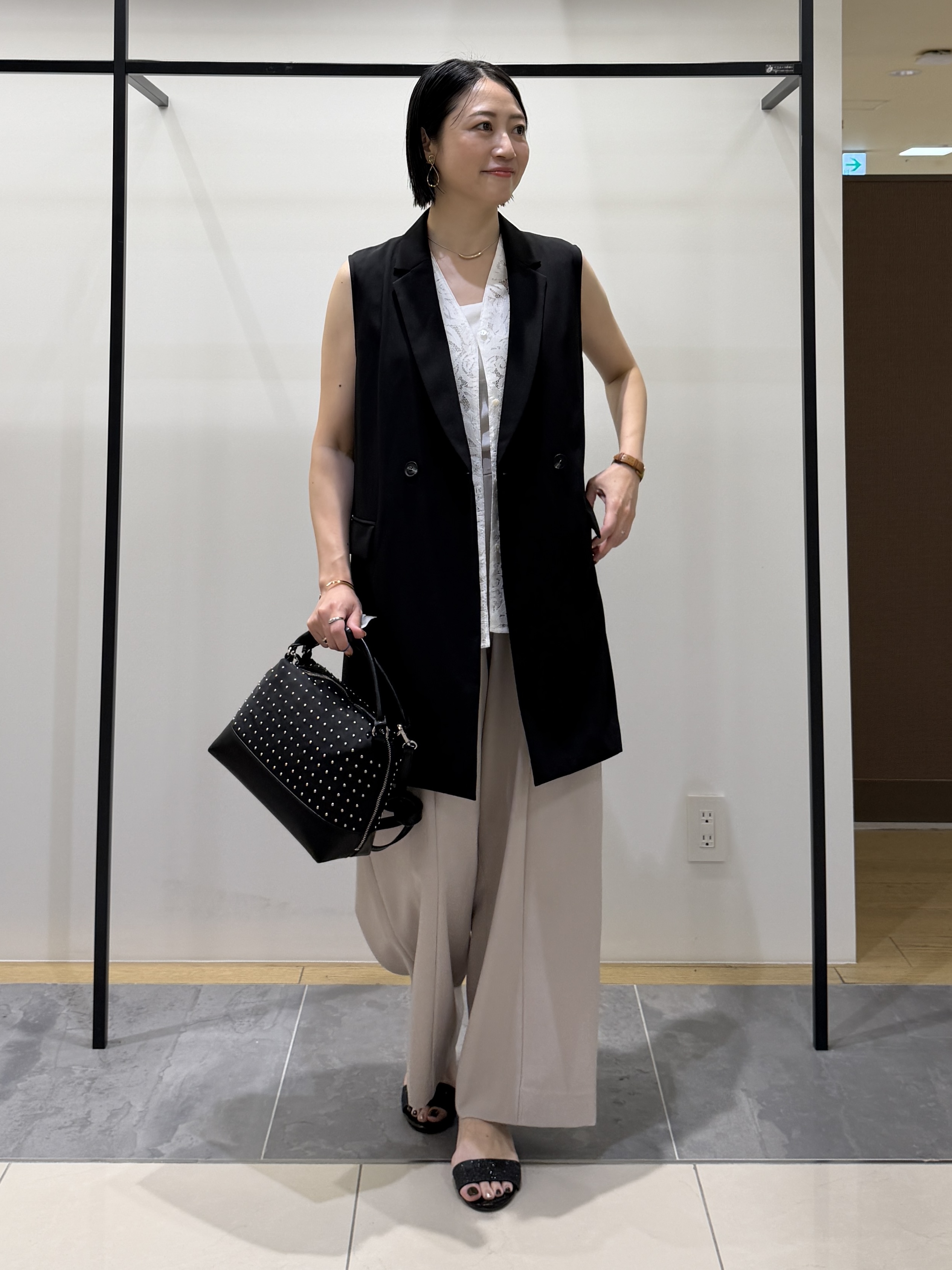 shihoさんの「INDIVI｜【接触冷感／透湿／着る日傘】颯爽ジレジャケット」を使ったコーディネート