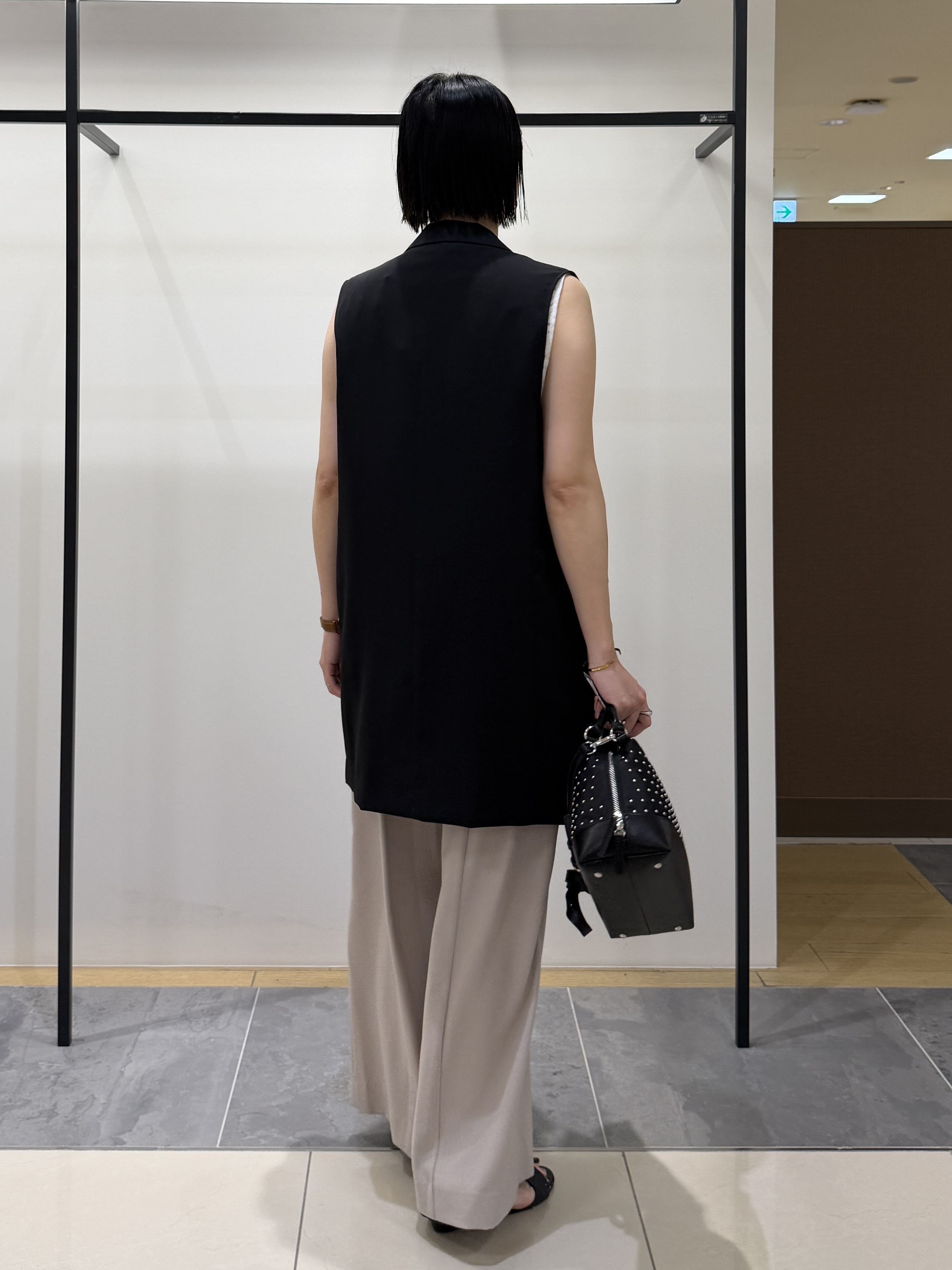 shihoさんの「INDIVI｜【接触冷感／透湿／着る日傘】颯爽ジレジャケット」を使ったコーディネート