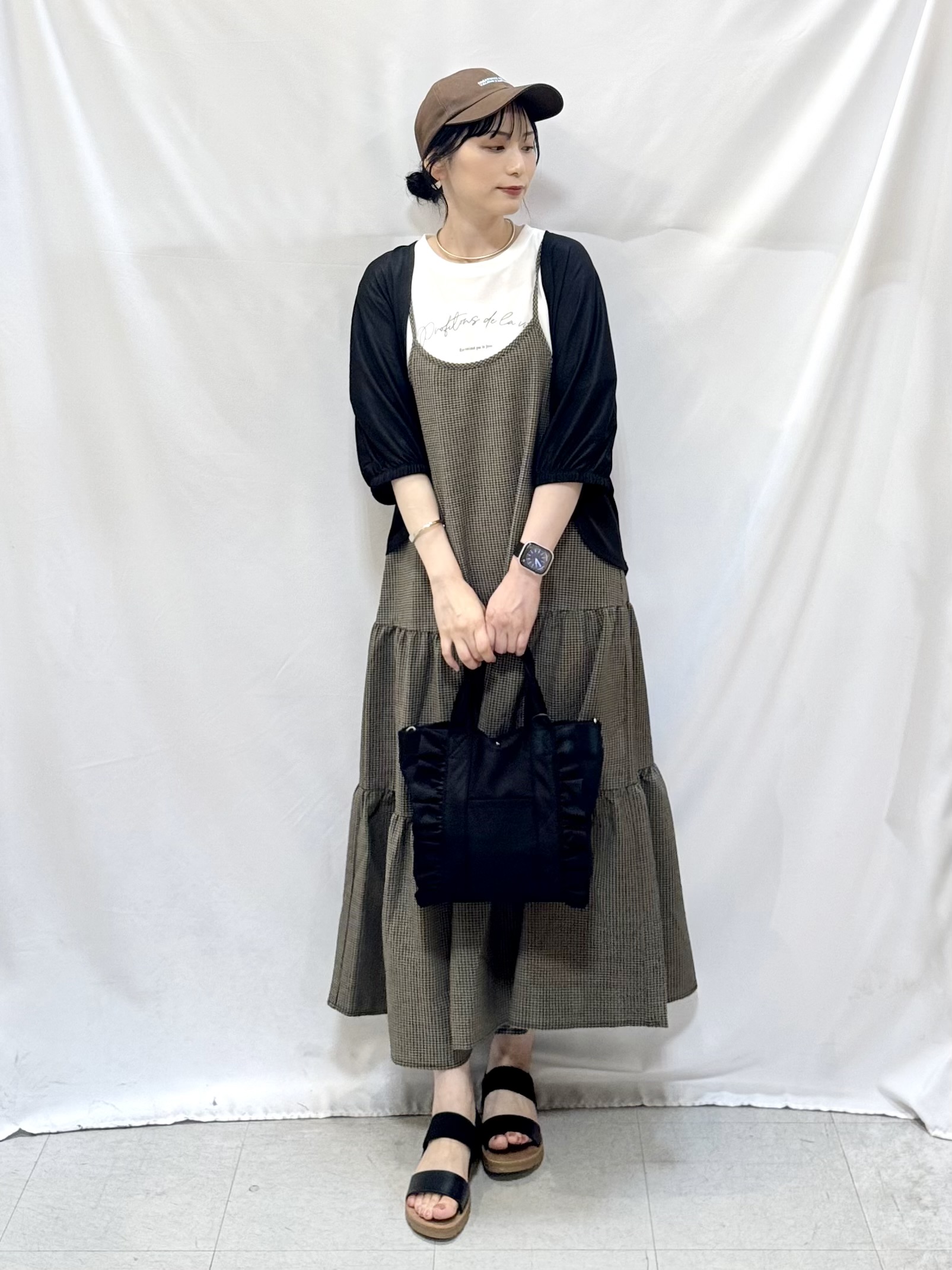 𝐇𝐢𝐫𝐨𝐦𝐢さんの「SHOO･LA･RUE｜【ひんやり/UV/洗濯機可】体型カバーも叶う さらさら五分袖ボレロカーディガン」を使ったコーディネート