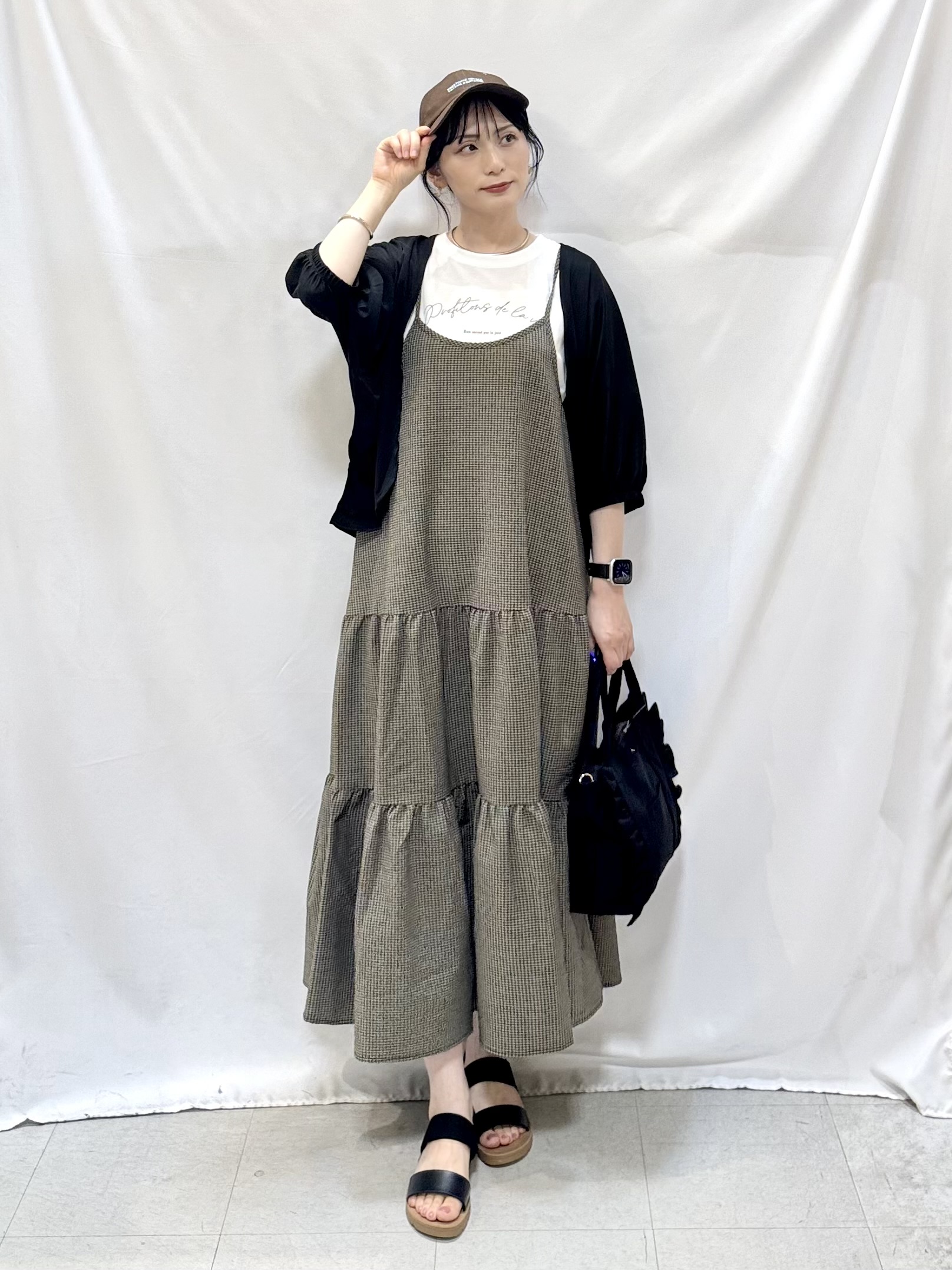 𝐇𝐢𝐫𝐨𝐦𝐢さんの「SHOO･LA･RUE｜【ひんやり/UV/洗濯機可】体型カバーも叶う さらさら五分袖ボレロカーディガン」を使ったコーディネート