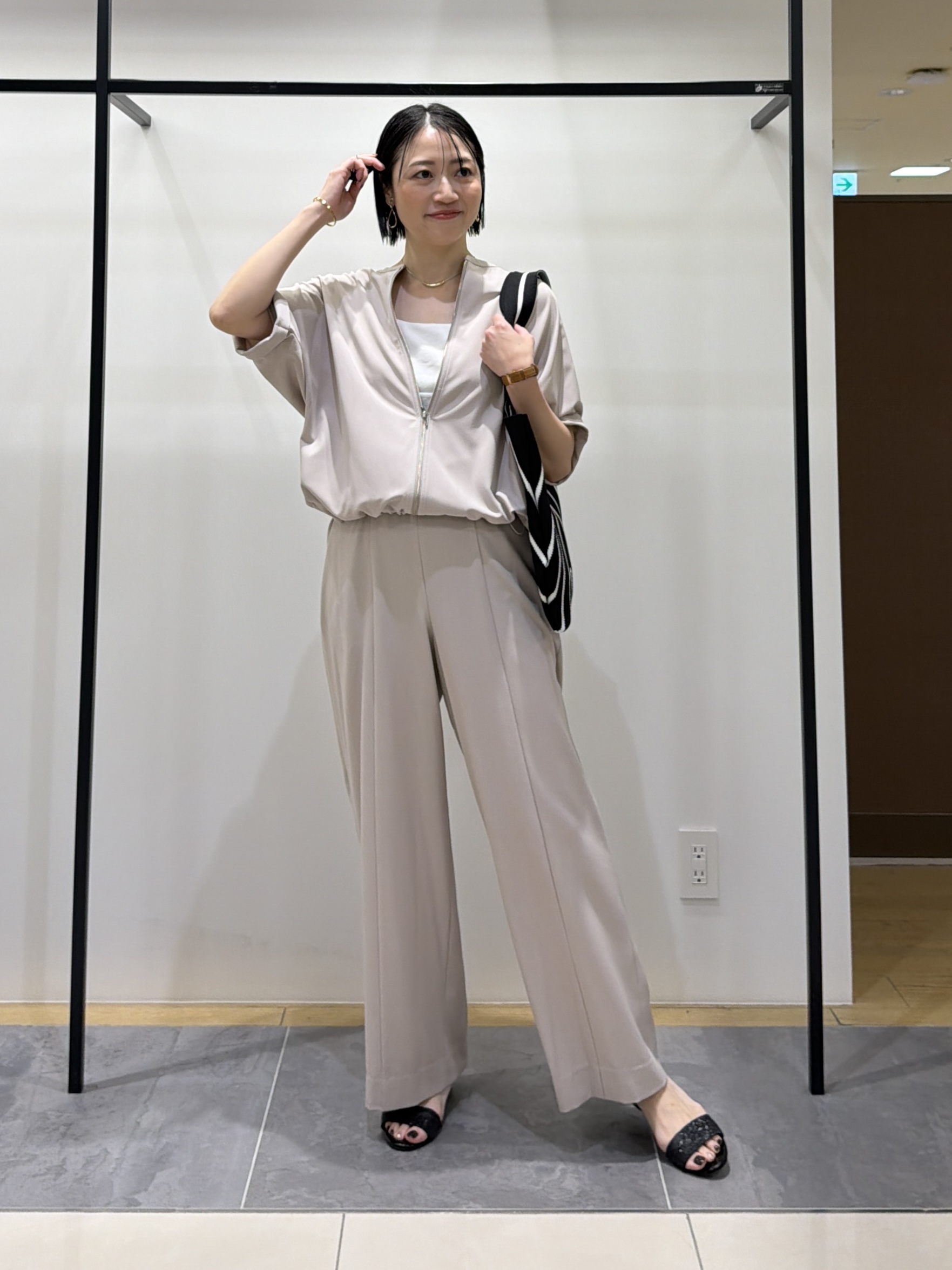 shihoさんの「INDIVI｜【着る日傘】ドルマンフォルムブルゾン」を使ったコーディネート