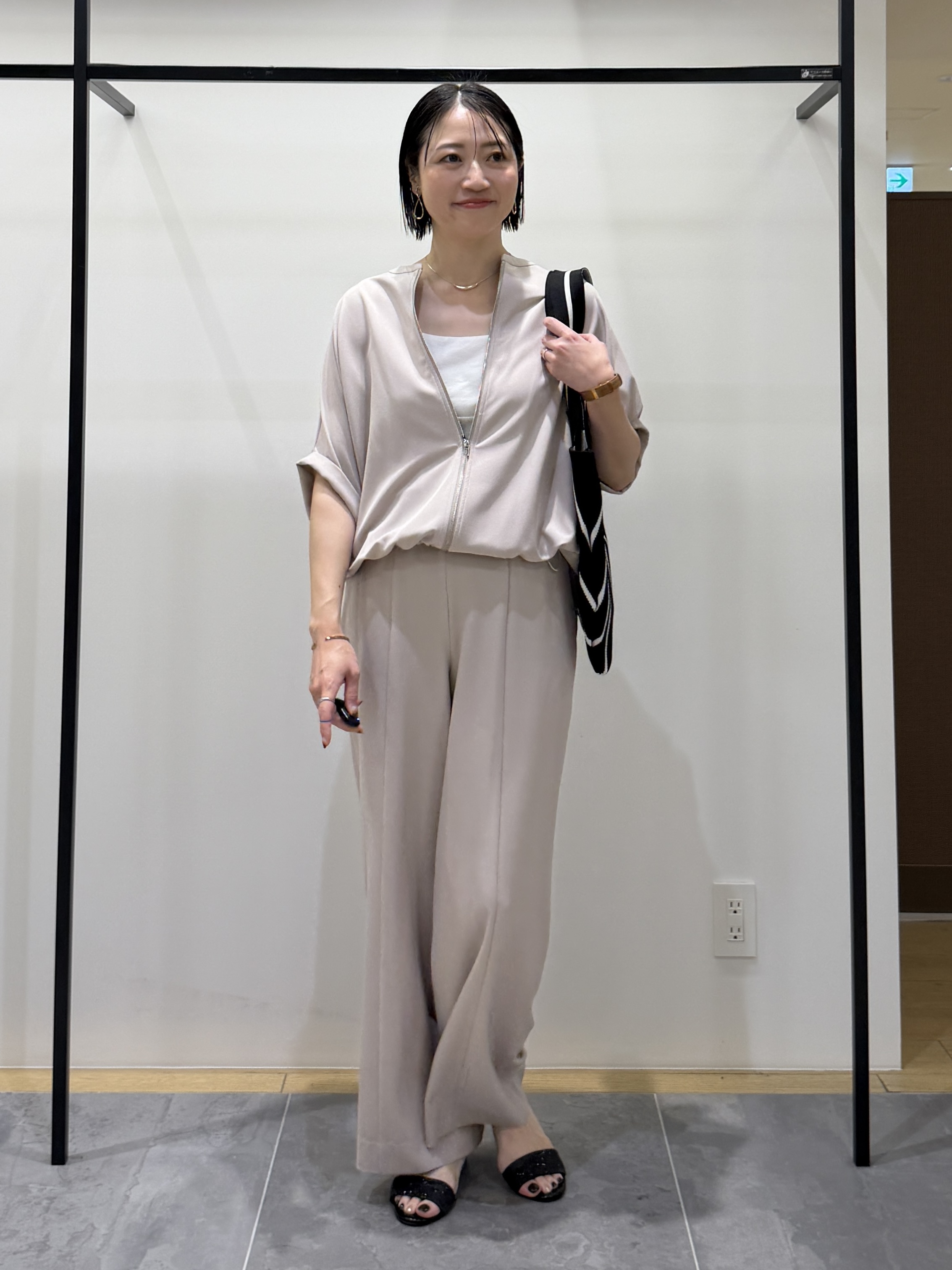 shihoさんの「INDIVI｜【着る日傘】ドルマンフォルムブルゾン」を使ったコーディネート