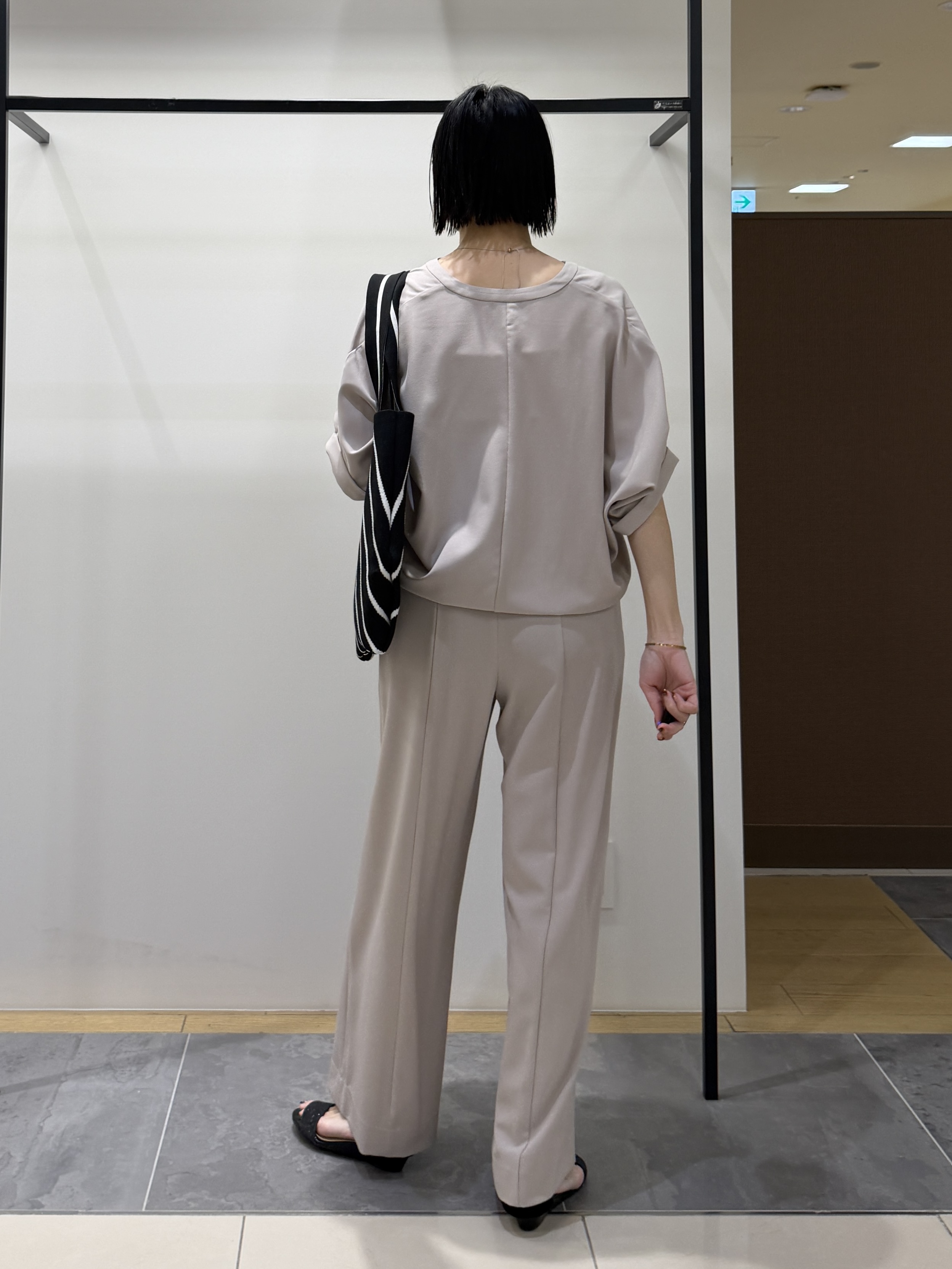 shihoさんの「INDIVI｜【着る日傘】ドルマンフォルムブルゾン」を使ったコーディネート