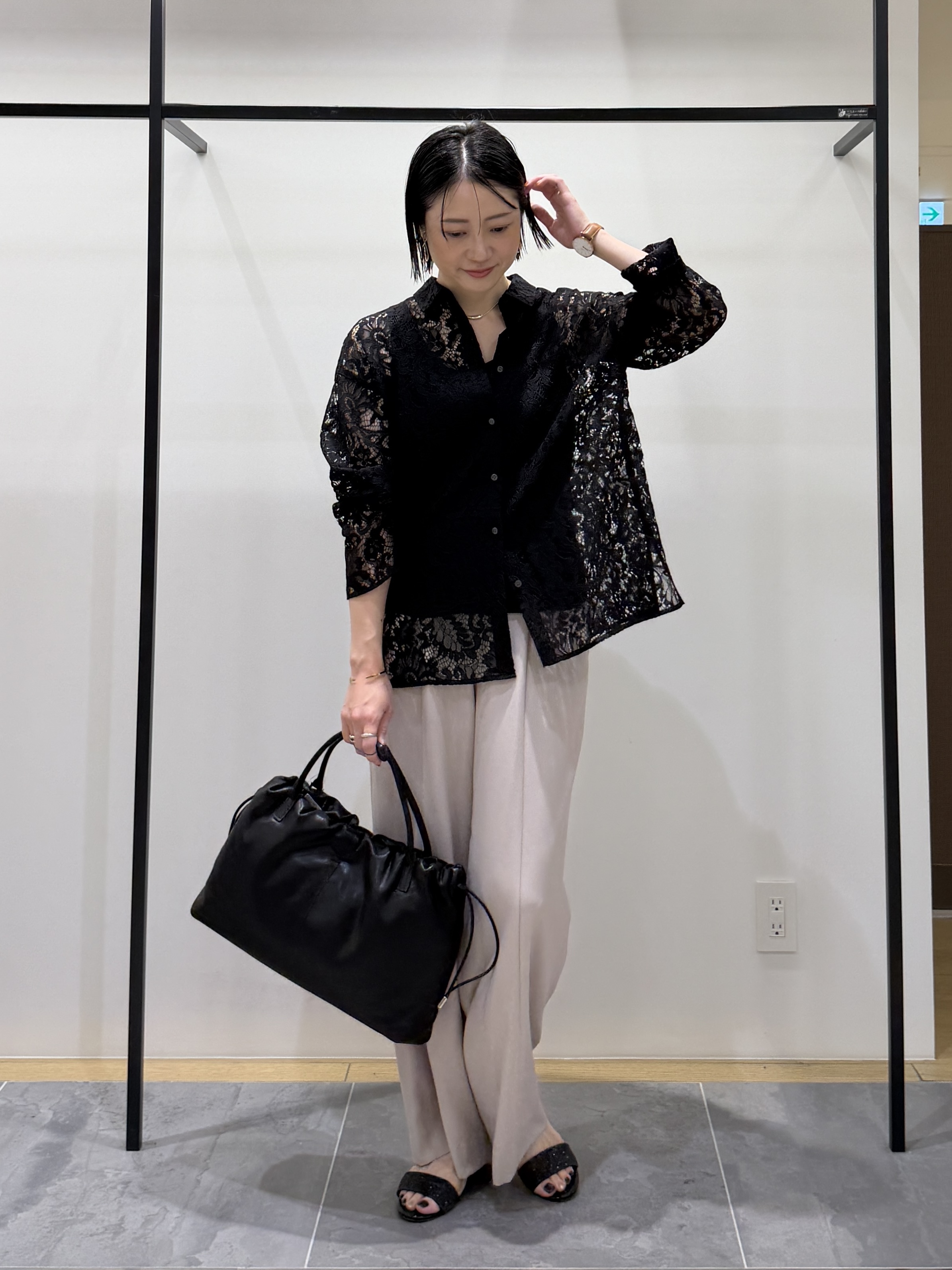shihoさんの「INDIVI｜【洗える／トレンド】大人レースシャツ」を使ったコーディネート