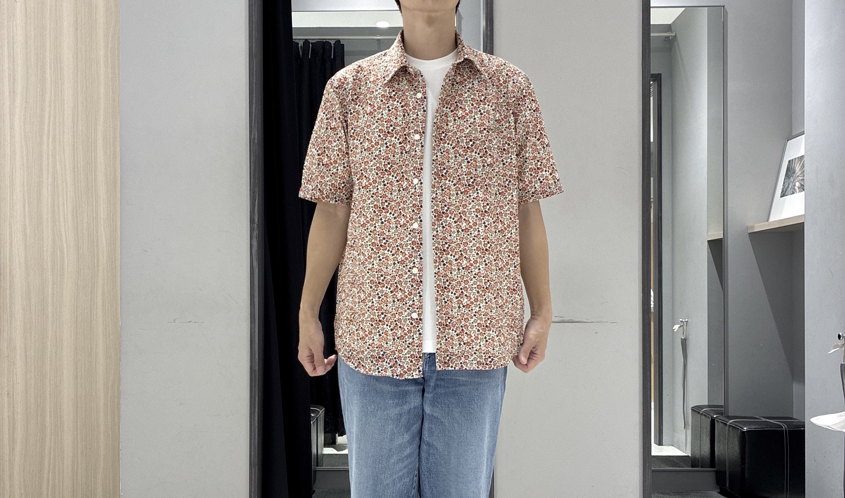わいずみさんの「TAKEO KIKUCHI｜リップル小花シャツ」を使ったコーディネート