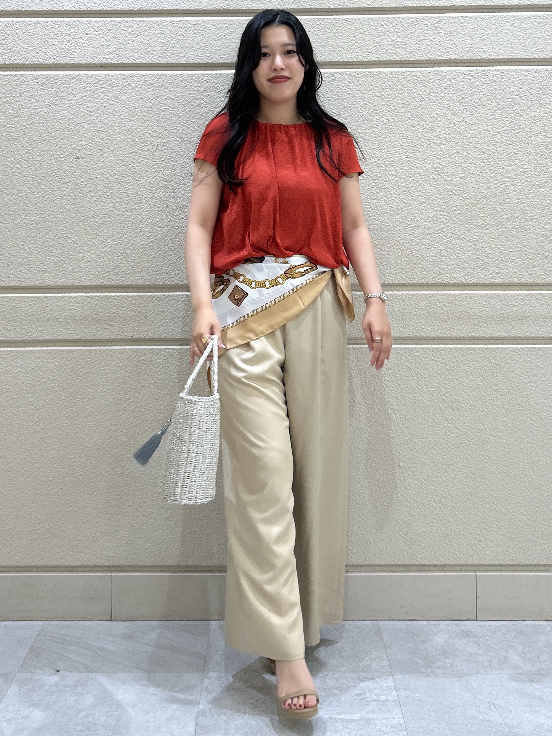 Momokaさんの「COUP DE CHANCE｜【手洗い可／日本製】ギャザーデザインプルオーバー」を使ったコーディネート