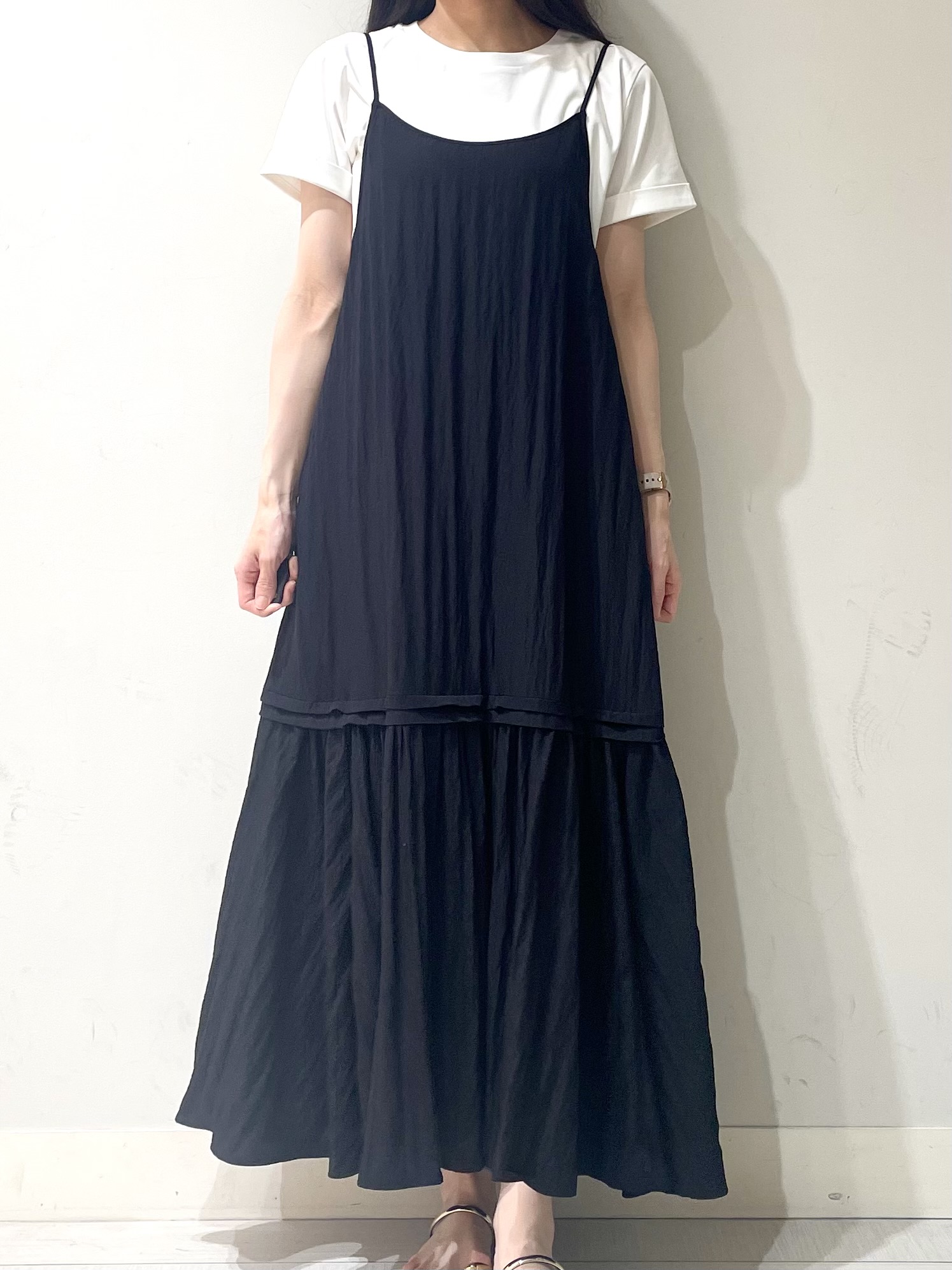 ことさんの「DRESSTERIOR｜【ウォッシャブル】ワッシャーボリュームフレアキャミワンピース」を使ったコーディネート