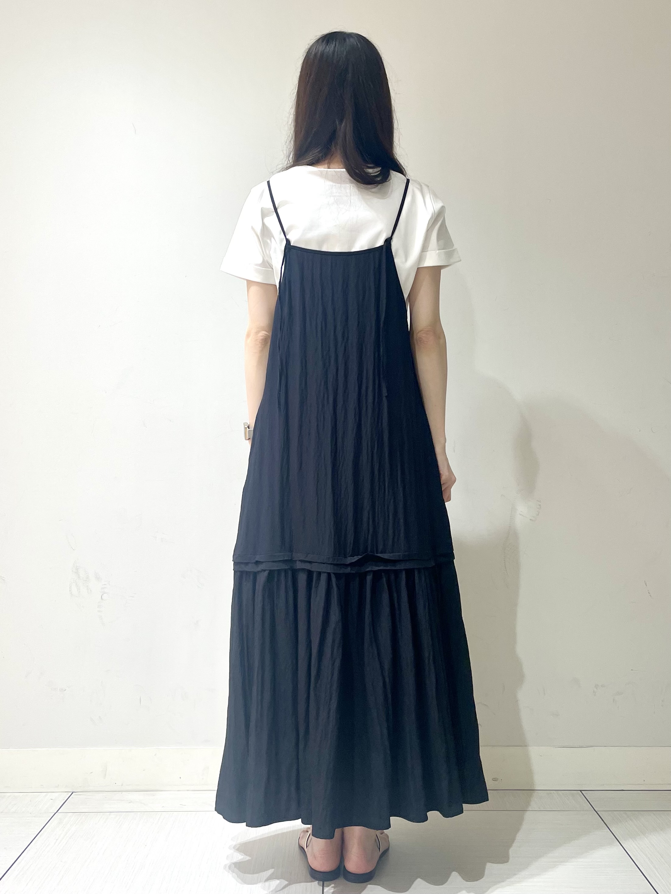 ことさんの「DRESSTERIOR｜【ウォッシャブル】ワッシャーボリュームフレアキャミワンピース」を使ったコーディネート