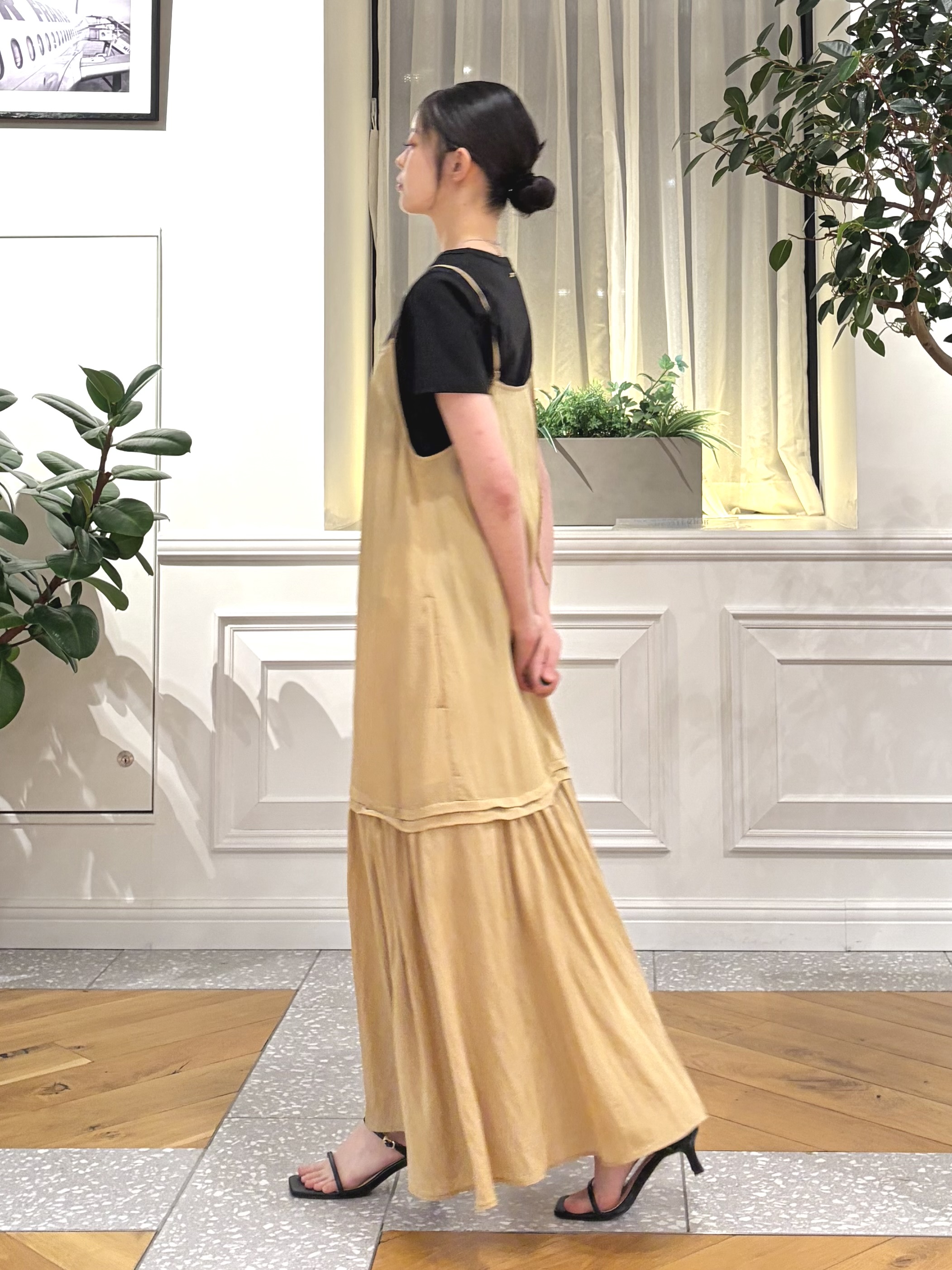 pupiさんの「DRESSTERIOR｜【接触冷感/抗菌防臭/UVカット】クールデオドラント UネックTシャツ」を使ったコーディネート
