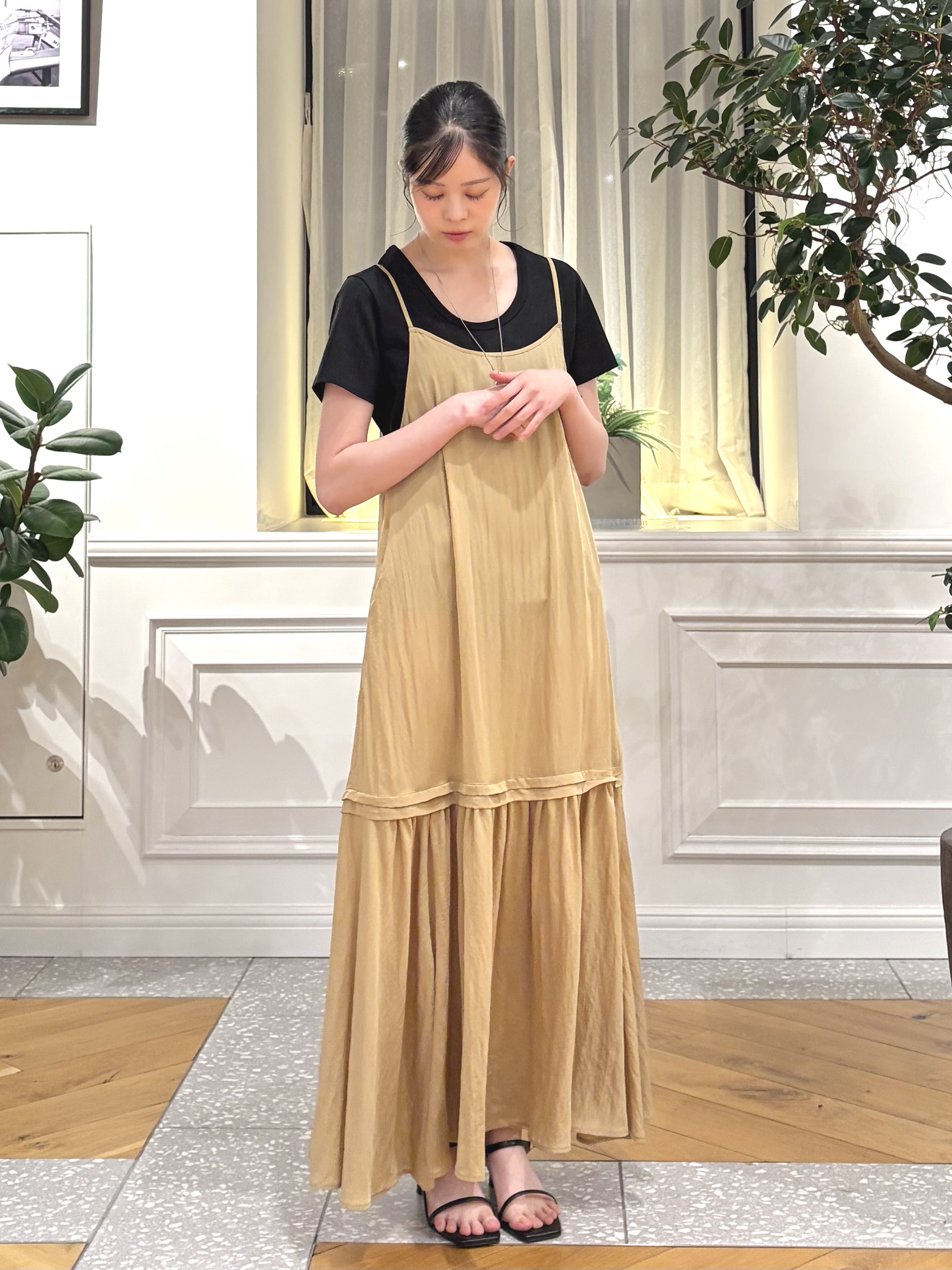 pupiさんの「DRESSTERIOR｜【接触冷感/抗菌防臭/UVカット】クールデオドラント UネックTシャツ」を使ったコーディネート