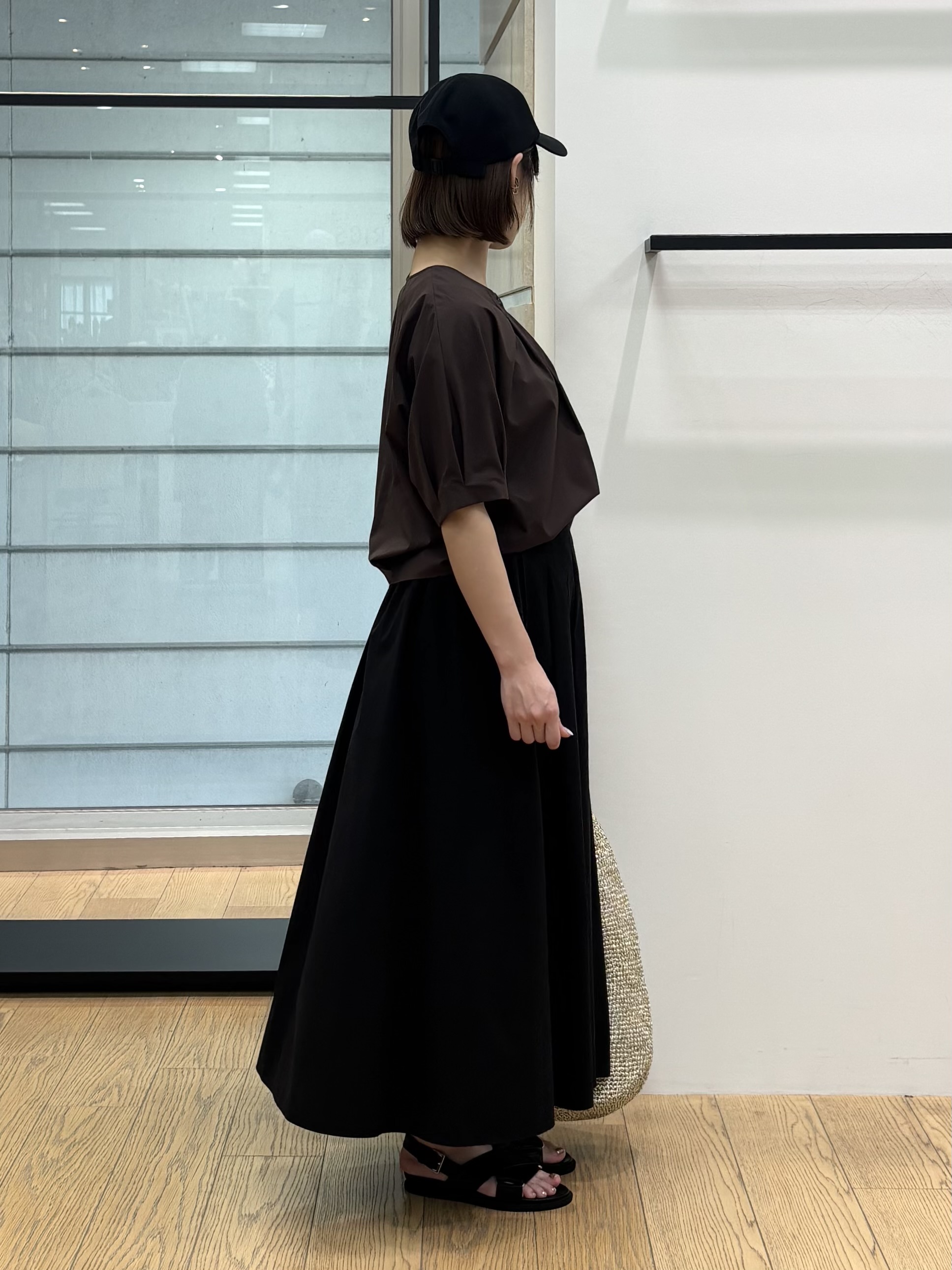 asamiさんの「INDIVI｜【撥水／UVカット】タックデザインブラウス」を使ったコーディネート