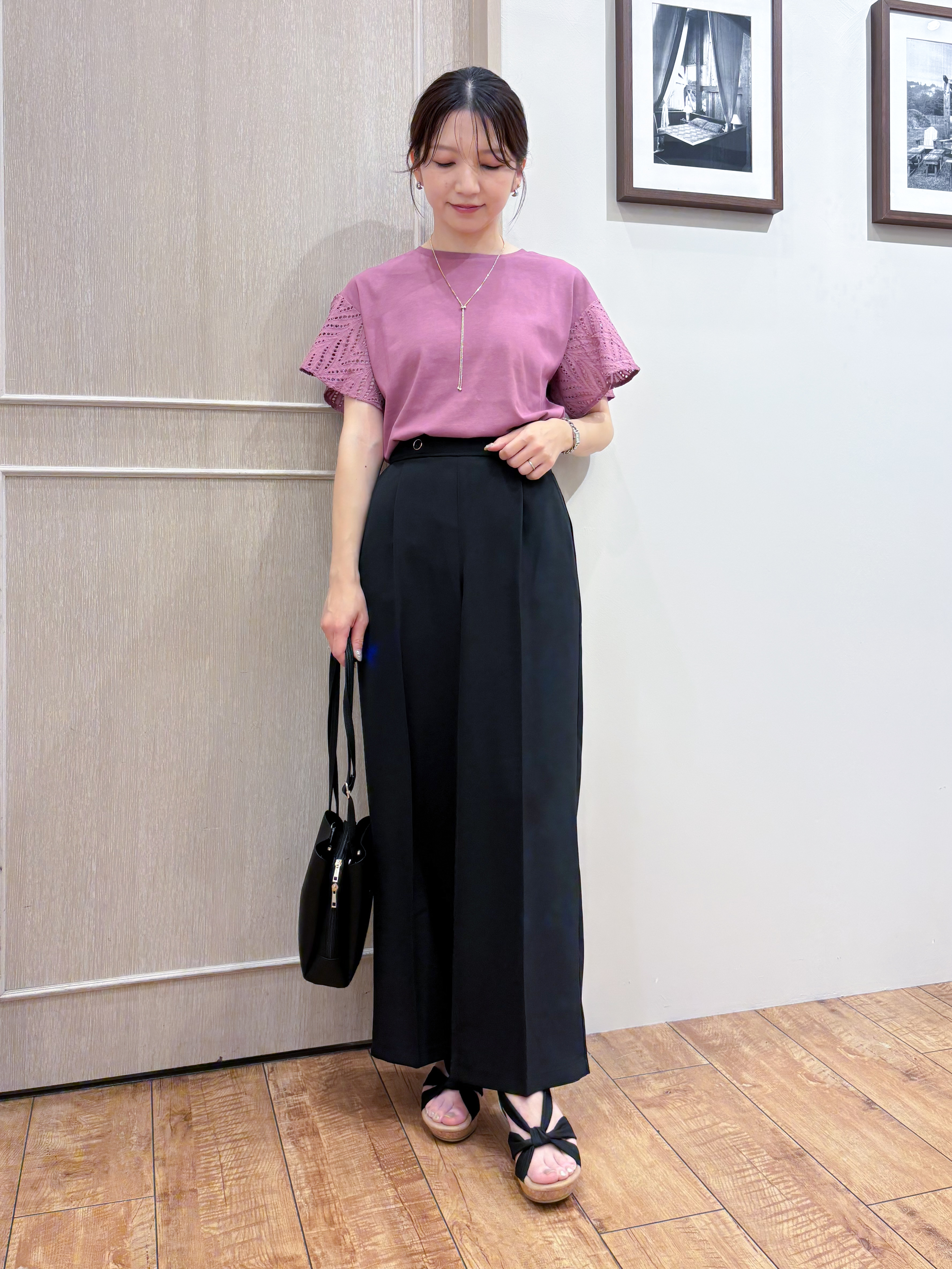 なみさんの「SHOO･LA･RUE｜【汗じみ防止/ひんやり/S-LL】レースが華やか お袖フレアTシャツ」を使ったコーディネート