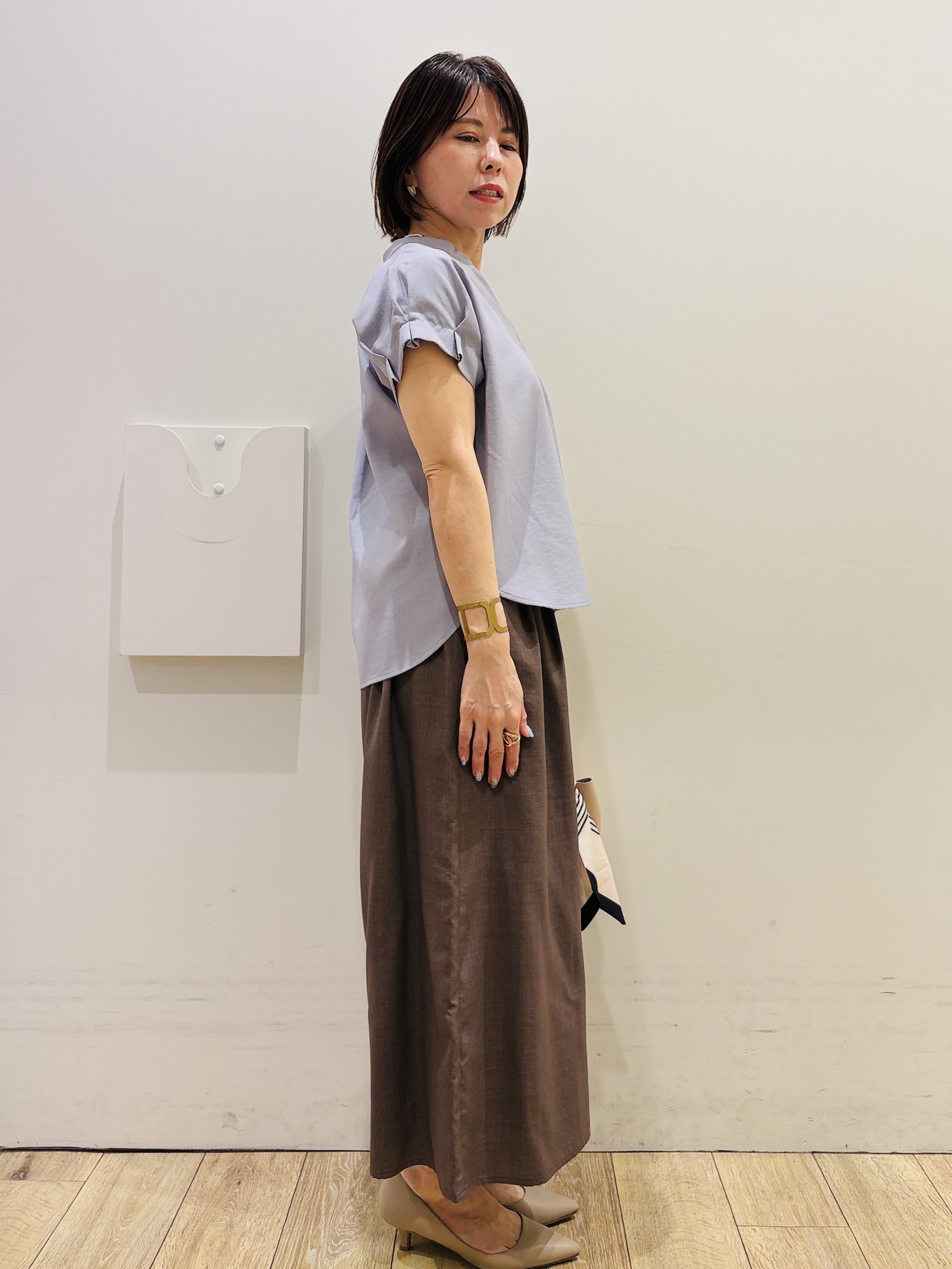 YUKOさんの「index｜【接触冷感／吸水速乾】タックスキッパーブラウス《防シワ／イージーアイロン／洗濯機OK／9col》」を使ったコーディネート
