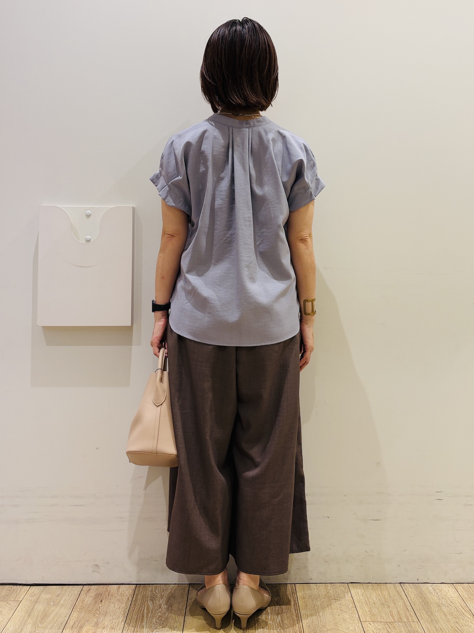 YUKOさんの「index｜【接触冷感／吸水速乾】タックスキッパーブラウス《防シワ／イージーアイロン／洗濯機OK／9col》」を使ったコーディネート