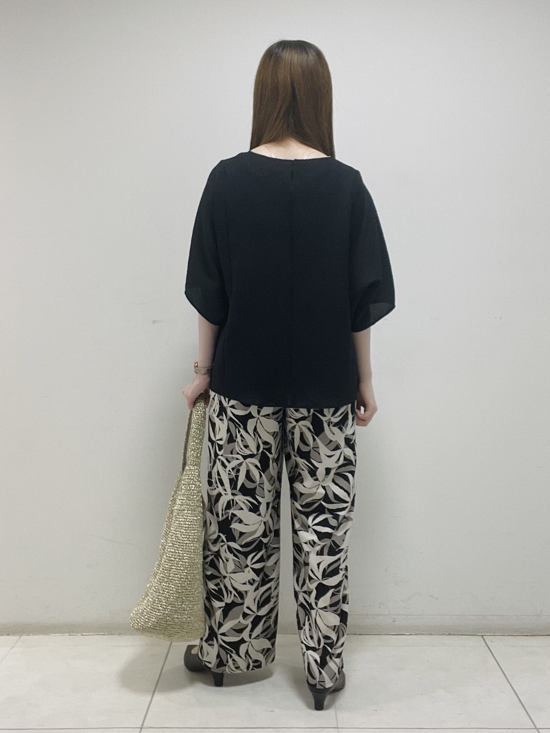 mさんの「INDIVI｜【華奢見え】ジャカード ドルマントップス」を使ったコーディネート