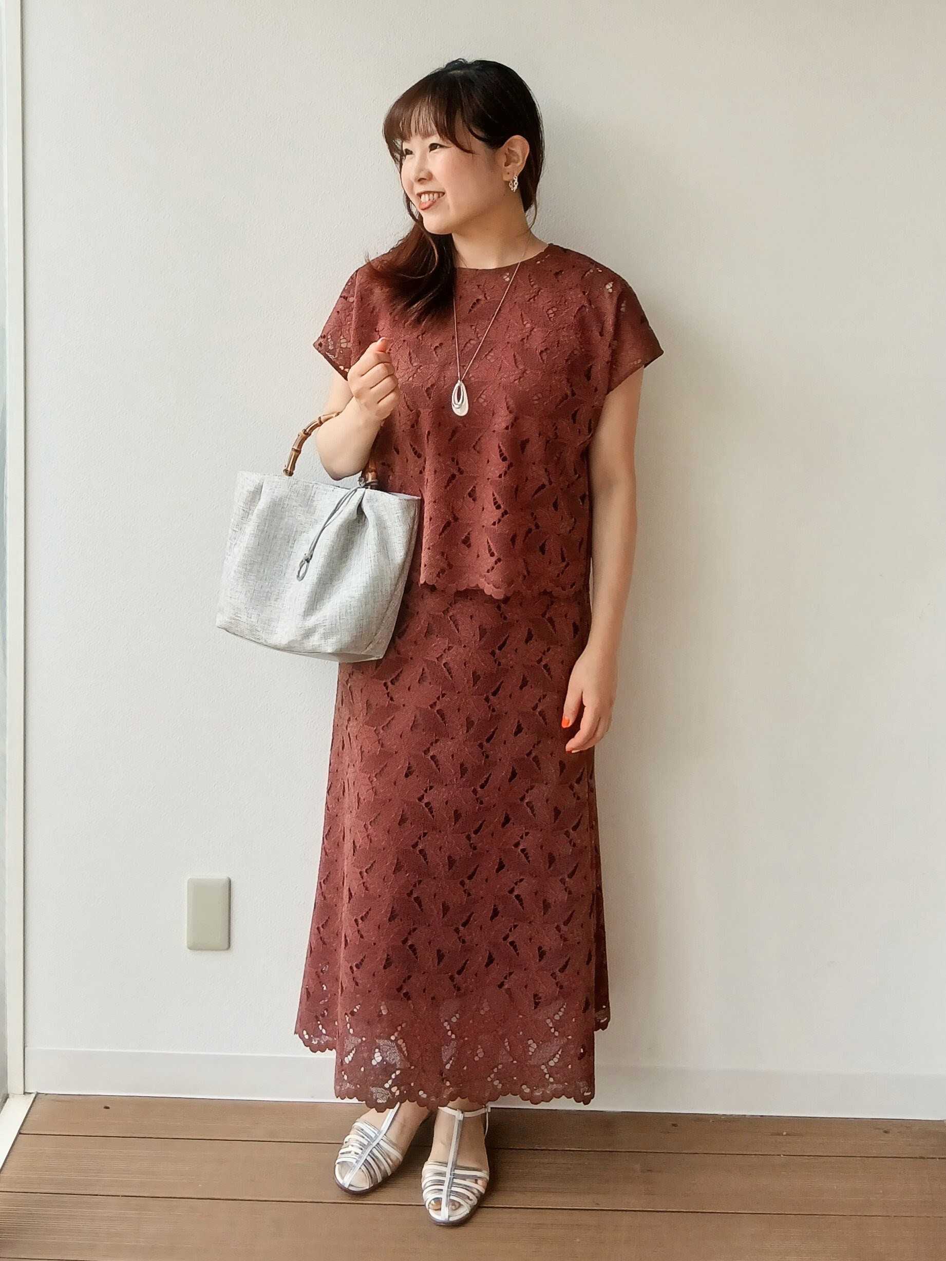 なみきさんの「UNTITLED｜【セットアップ可能】リーフレースブラウス」を使ったコーディネート