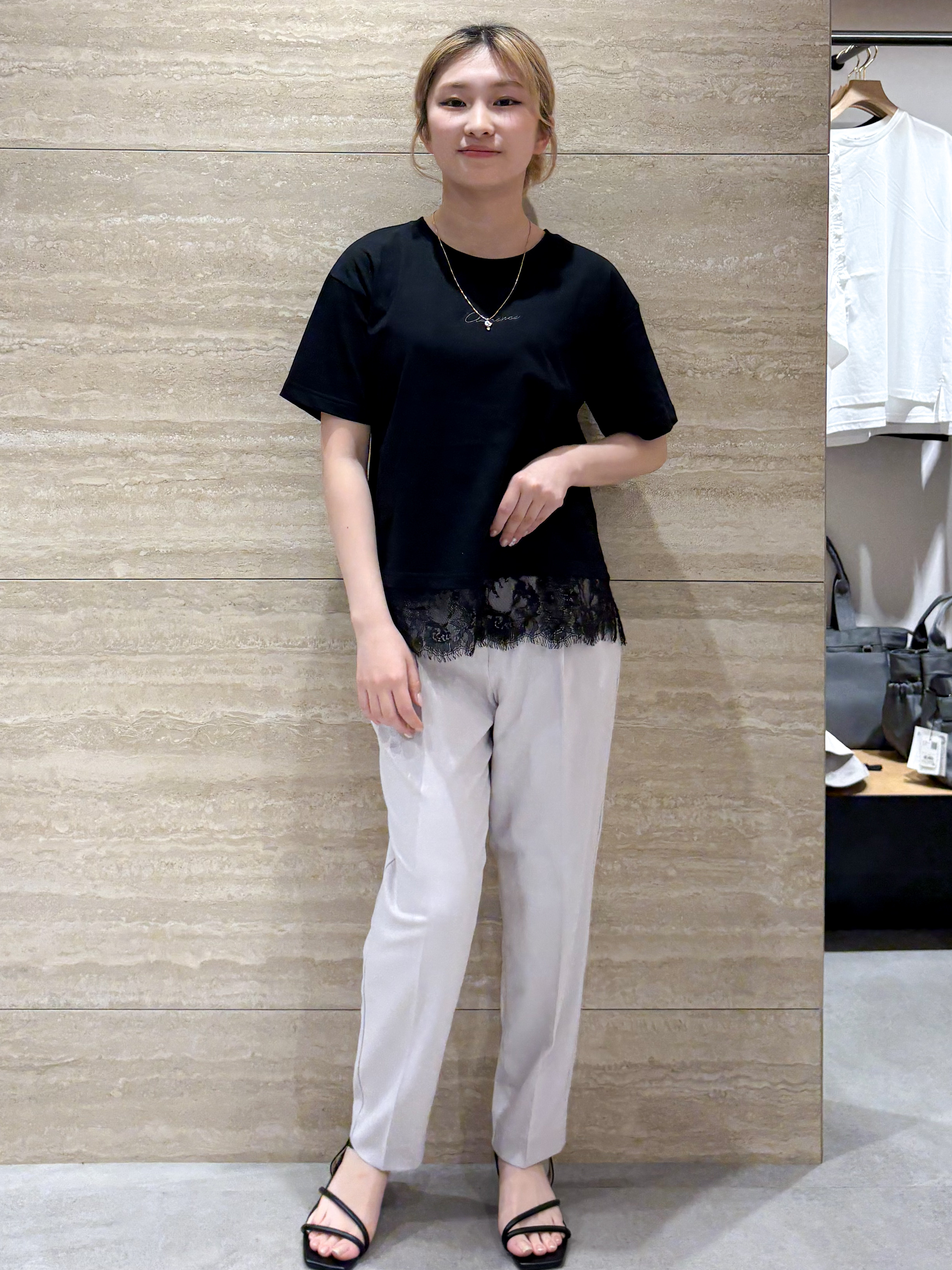ふうかさんの「index｜【接触冷感／UV】刺繍ロゴ裾レースTシャツ《洗濯機OK》」を使ったコーディネート