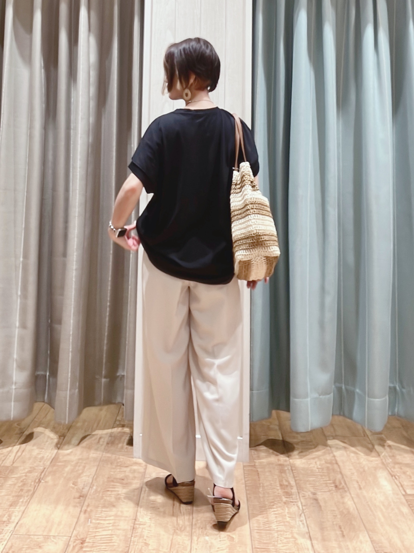 aaamiさんの「SHOO･LA･RUE｜【洗濯機可/選べる6色】風合いを楽しむ 楊柳シアーゆったりドルマンブラウス」を使ったコーディネート