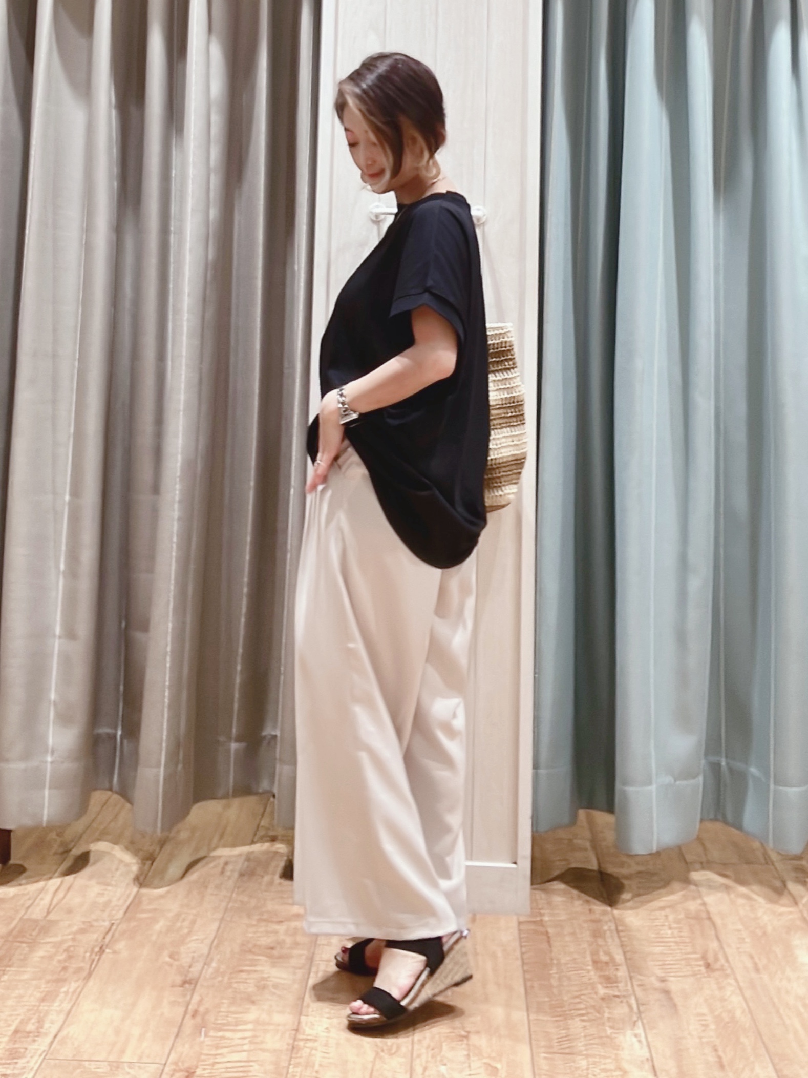 aaamiさんの「SHOO･LA･RUE｜【洗濯機可/選べる6色】風合いを楽しむ 楊柳シアーゆったりドルマンブラウス」を使ったコーディネート