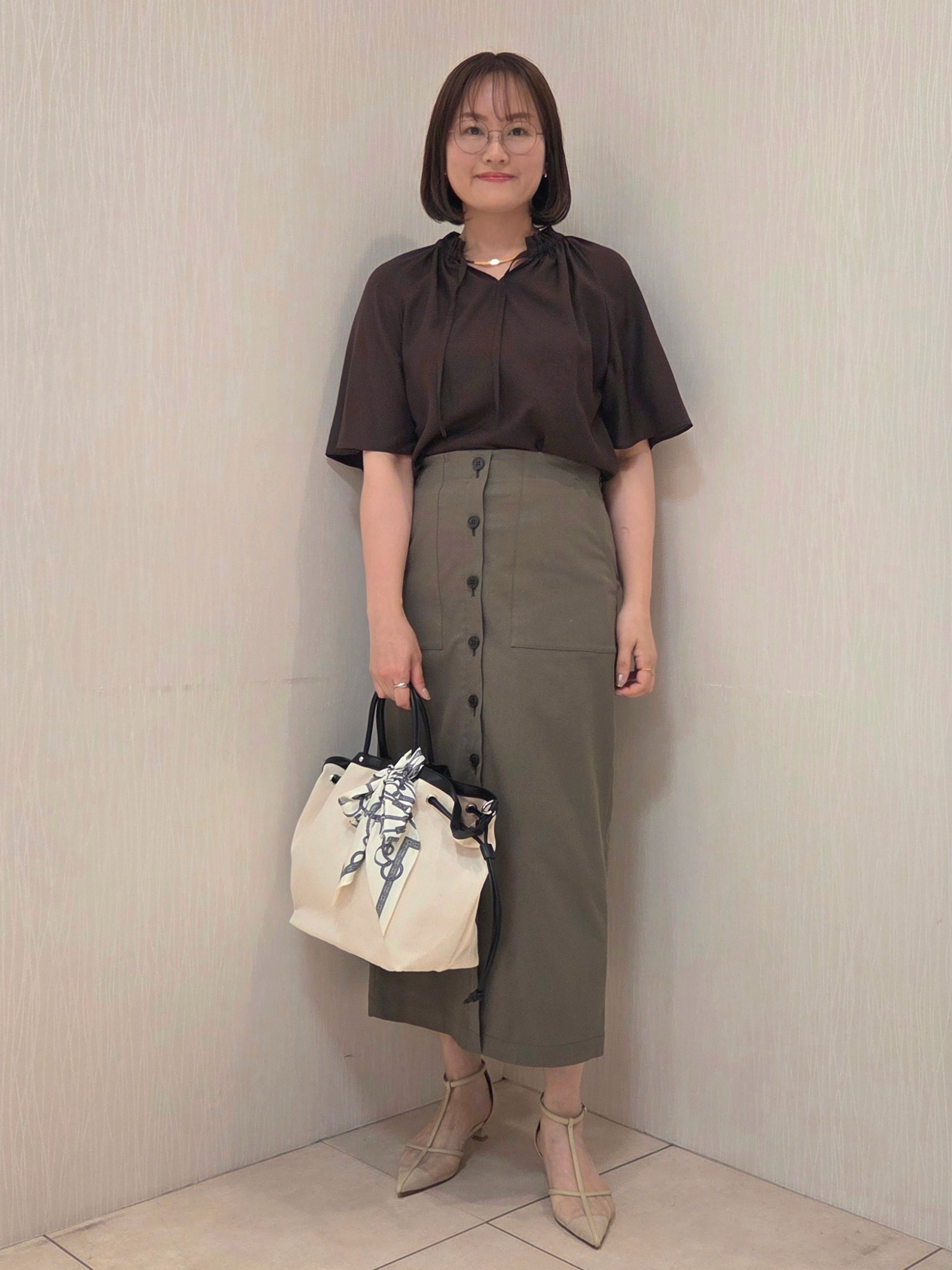 naokoさんの「UNTITLED｜【シアー/首元フリル】シルキーシフォンブラウス」を使ったコーディネート