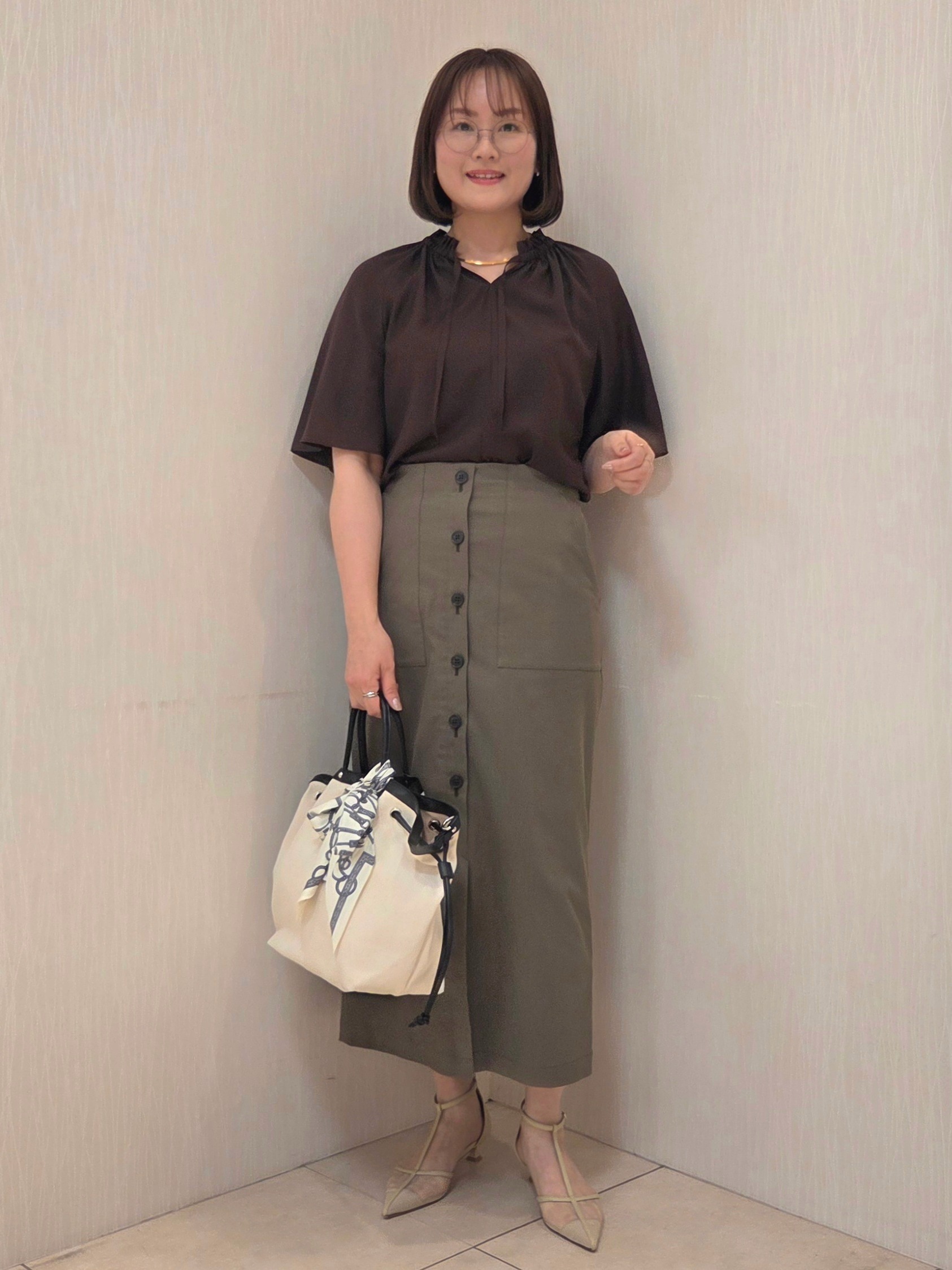 naokoさんの「UNTITLED｜【シアー/首元フリル】シルキーシフォンブラウス」を使ったコーディネート