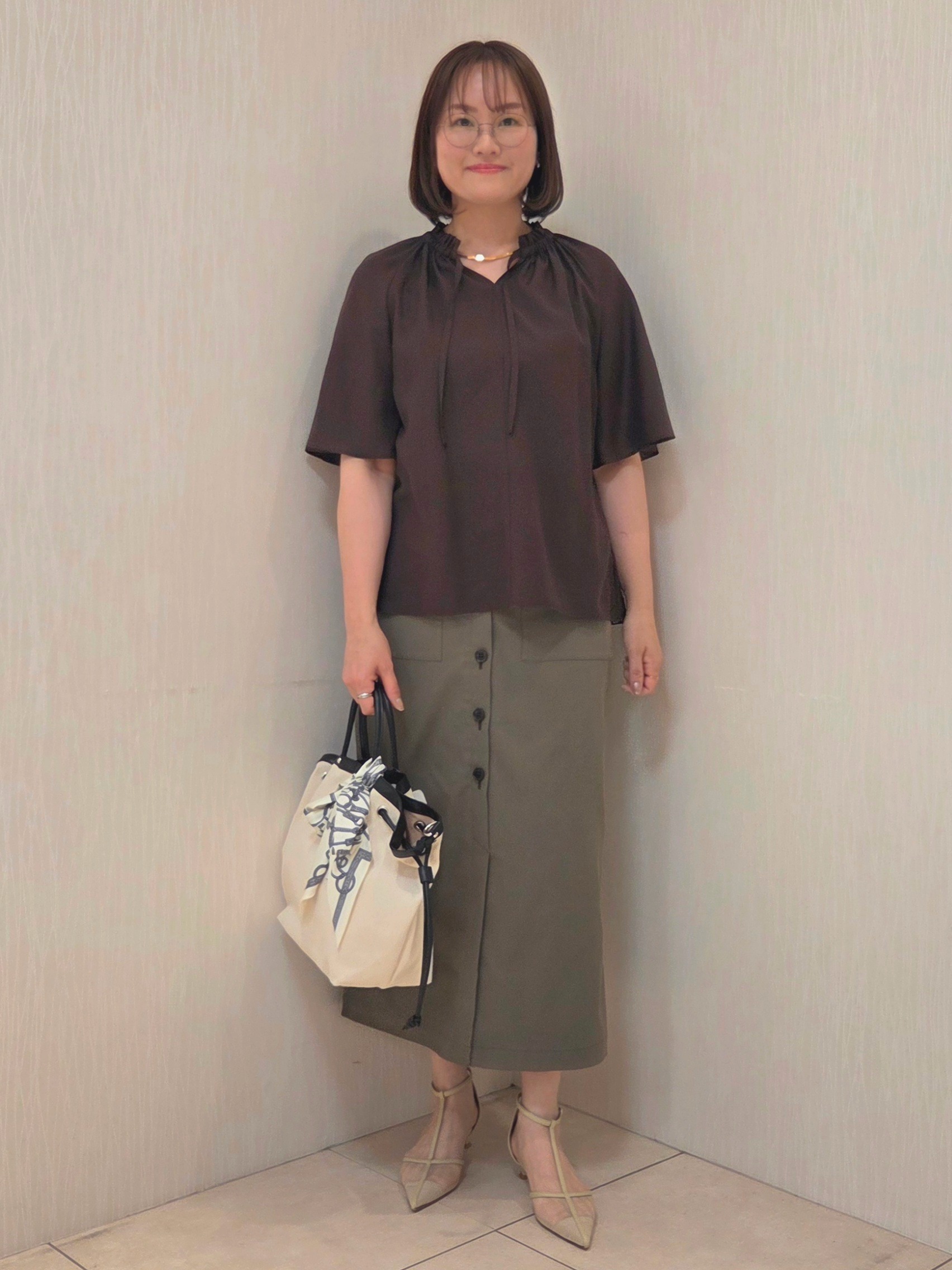 naokoさんの「UNTITLED｜【シアー/首元フリル】シルキーシフォンブラウス」を使ったコーディネート