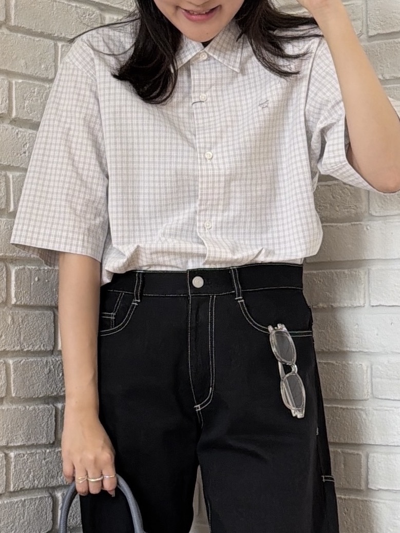 Akutagawaさんの「TAKEO KIKUCHI｜ワンポイント 半袖ギンガムチェックシャツ」を使ったコーディネート