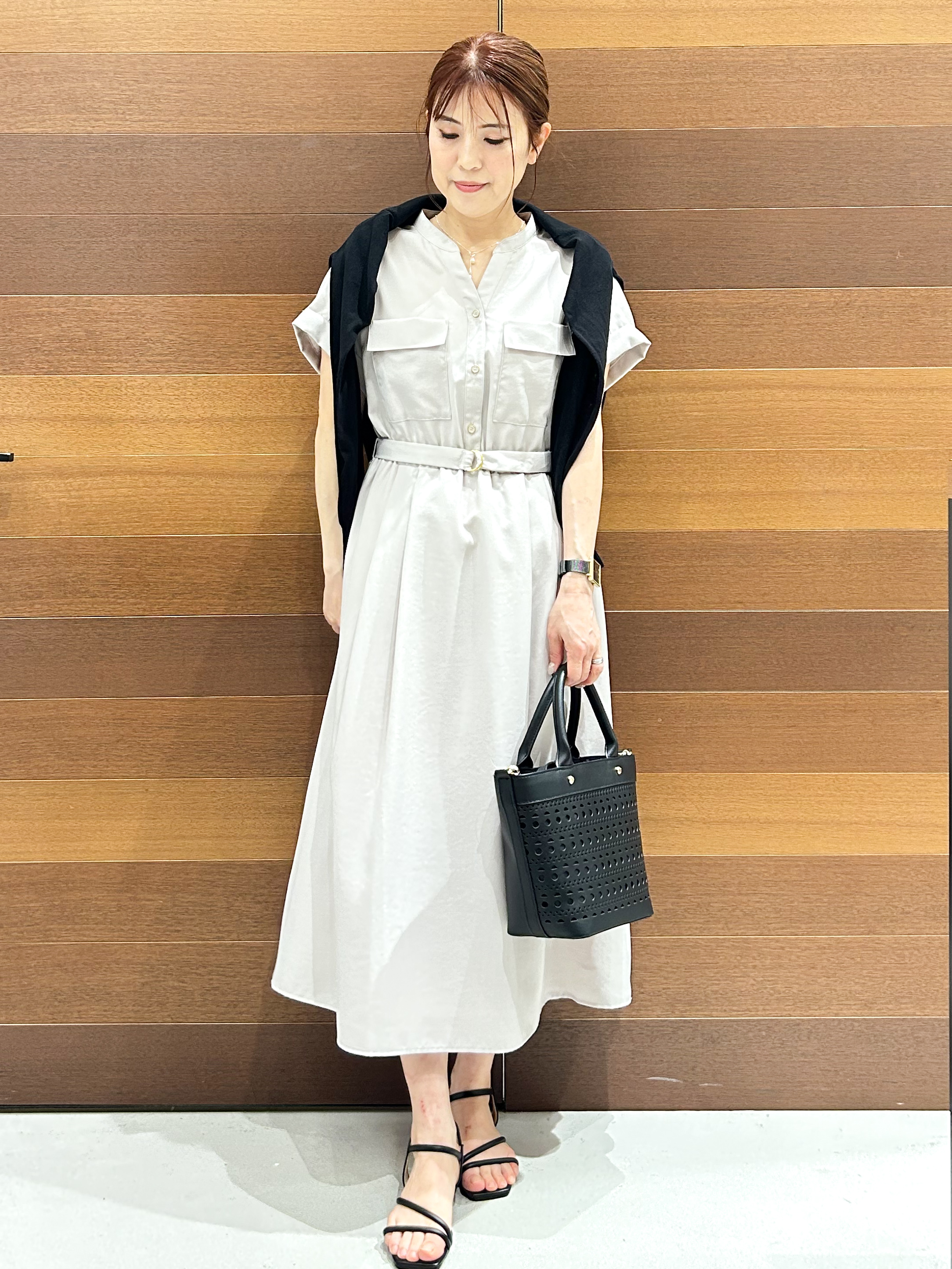 yumiさんの「OPAQUE.CLIP｜【接触冷感】ビジューボタンカーディガン《抗ピリング／洗濯機OK》」を使ったコーディネート