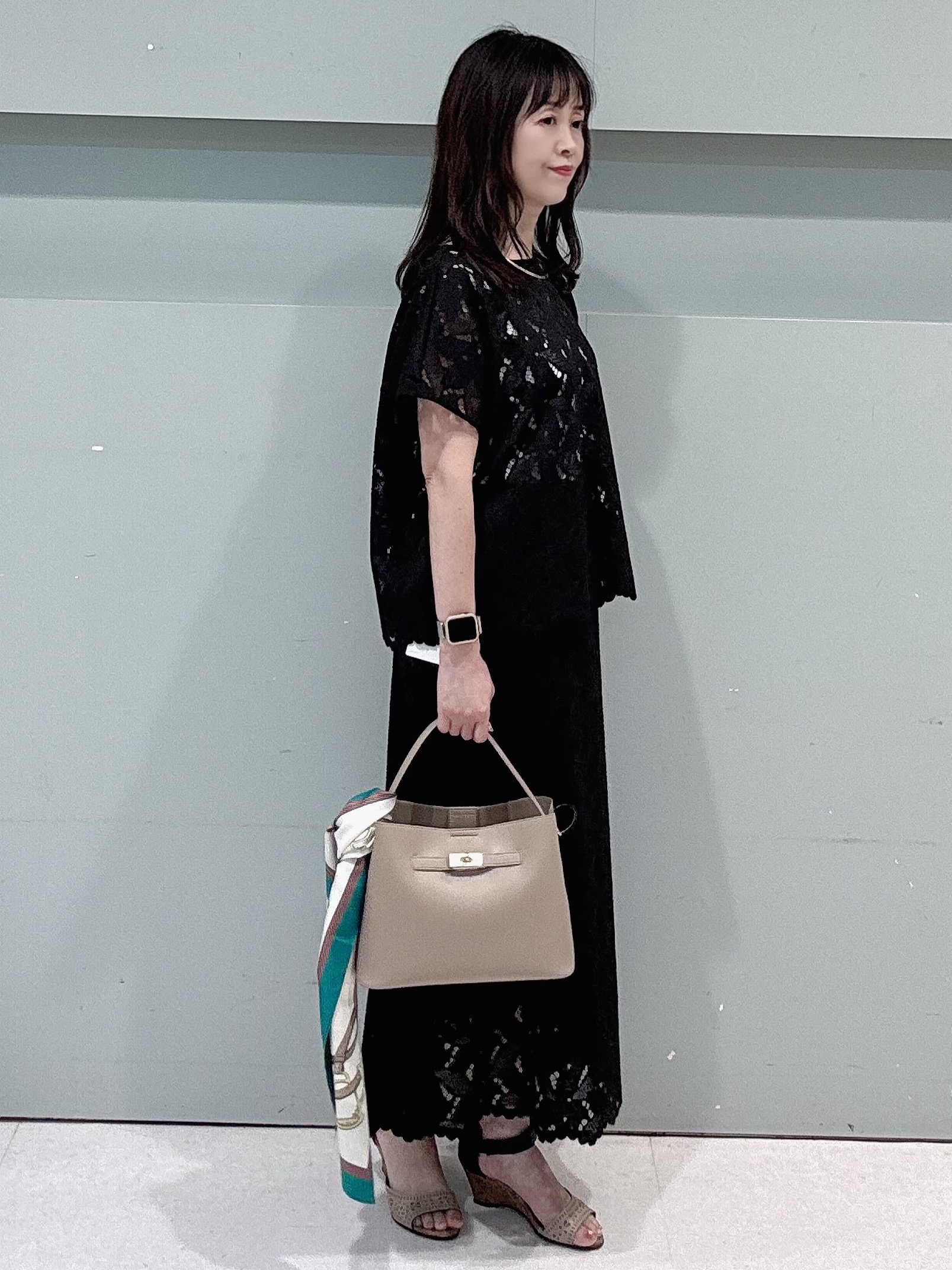 makiさんの「UNTITLED｜【セットアップ可能】リーフレースブラウス」を使ったコーディネート