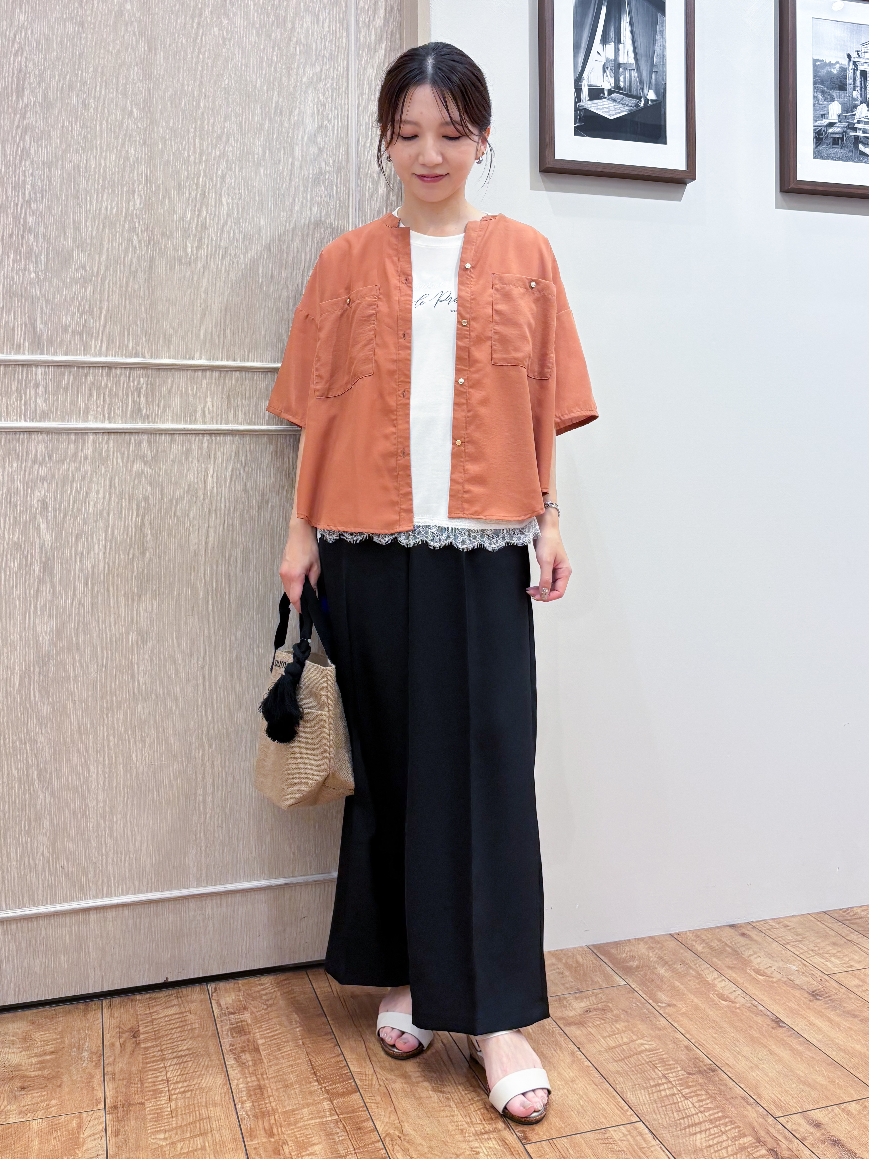 なみさんの「SHOO･LA･RUE｜【洗濯機可/S-LL】大人の抜け感 ゆるっと5分袖シャツ」を使ったコーディネート