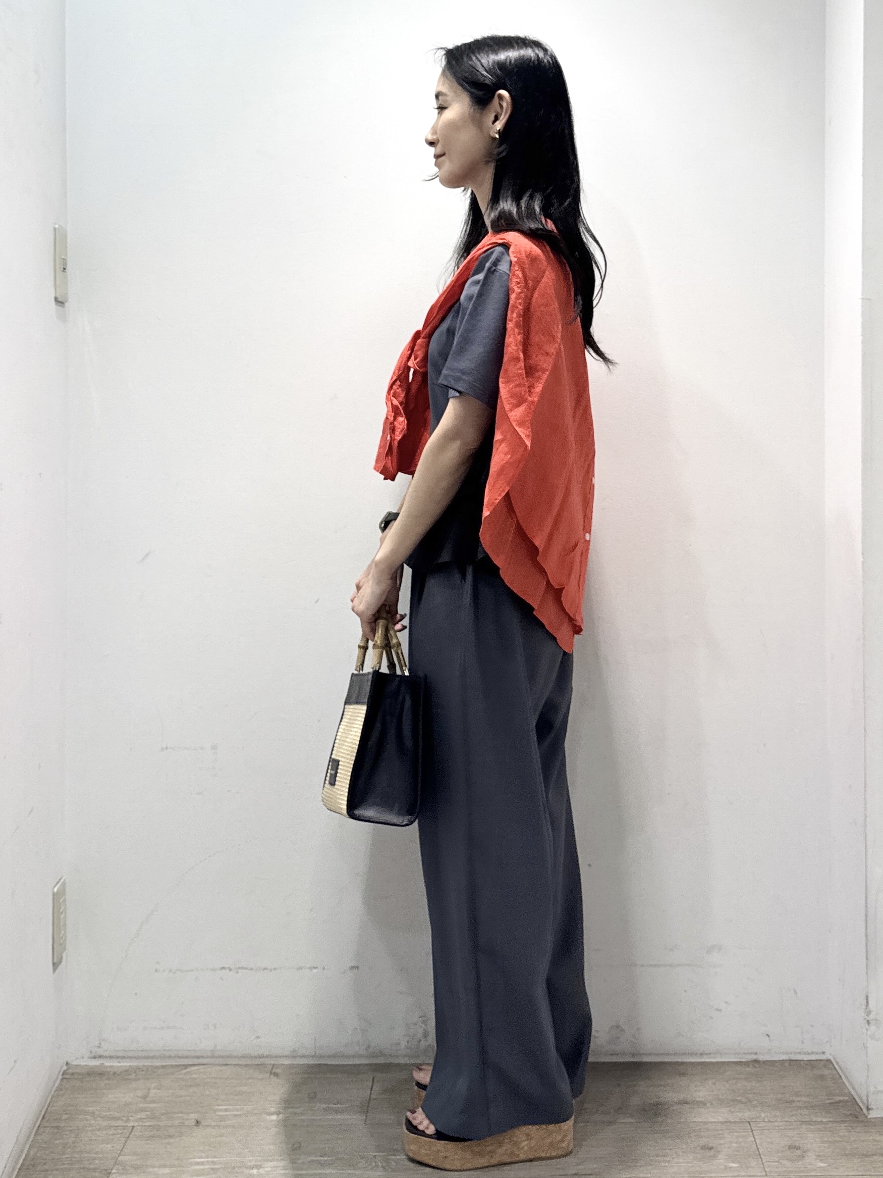yuicciさんの「OPAQUE.CLIP｜裾フリルドッキングTシャツ【洗濯機OK】」を使ったコーディネート