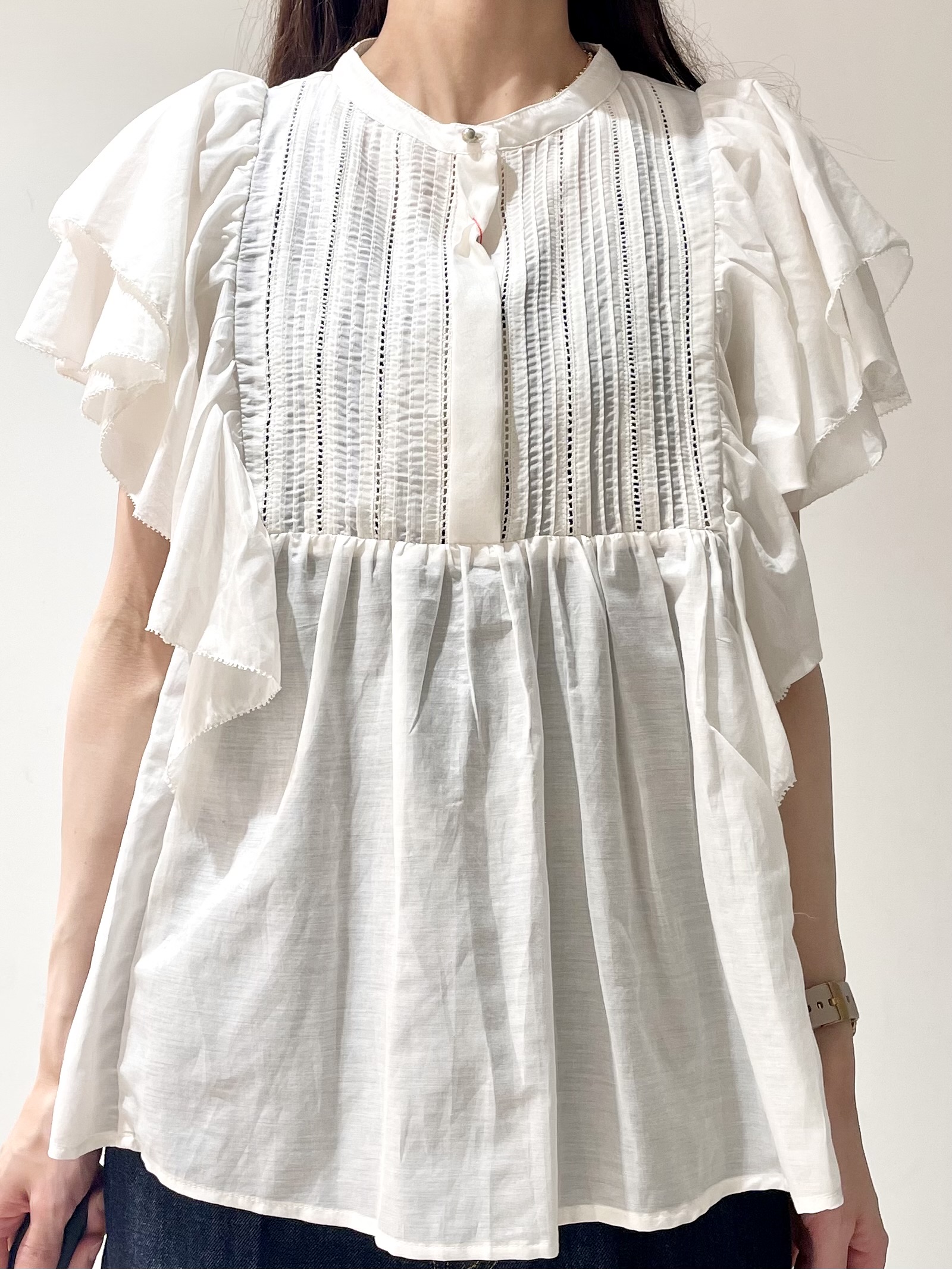 ことさんの「DRESSTERIOR｜コットンシルク ラッフルスリーブ ブラウス」を使ったコーディネート